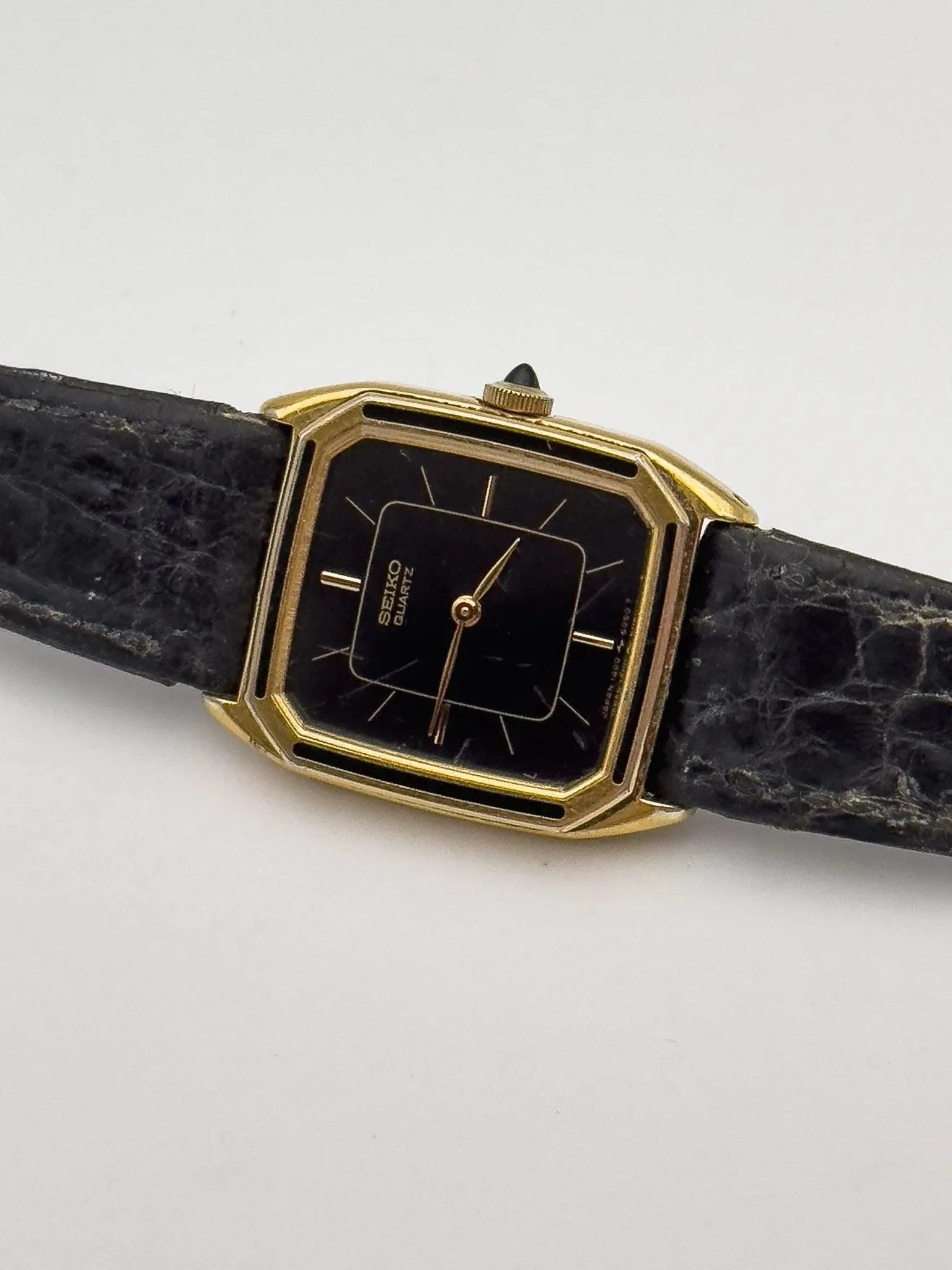 Seiko - Black Cabochon Lady - 1982 - Atelier Victor Paris - Vintage Watch Shop Dubai