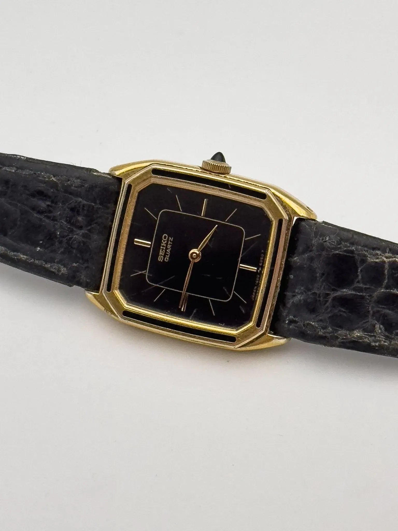 Seiko - Black Cabochon Lady - 1982 - Atelier Victor - Vintage  Shop