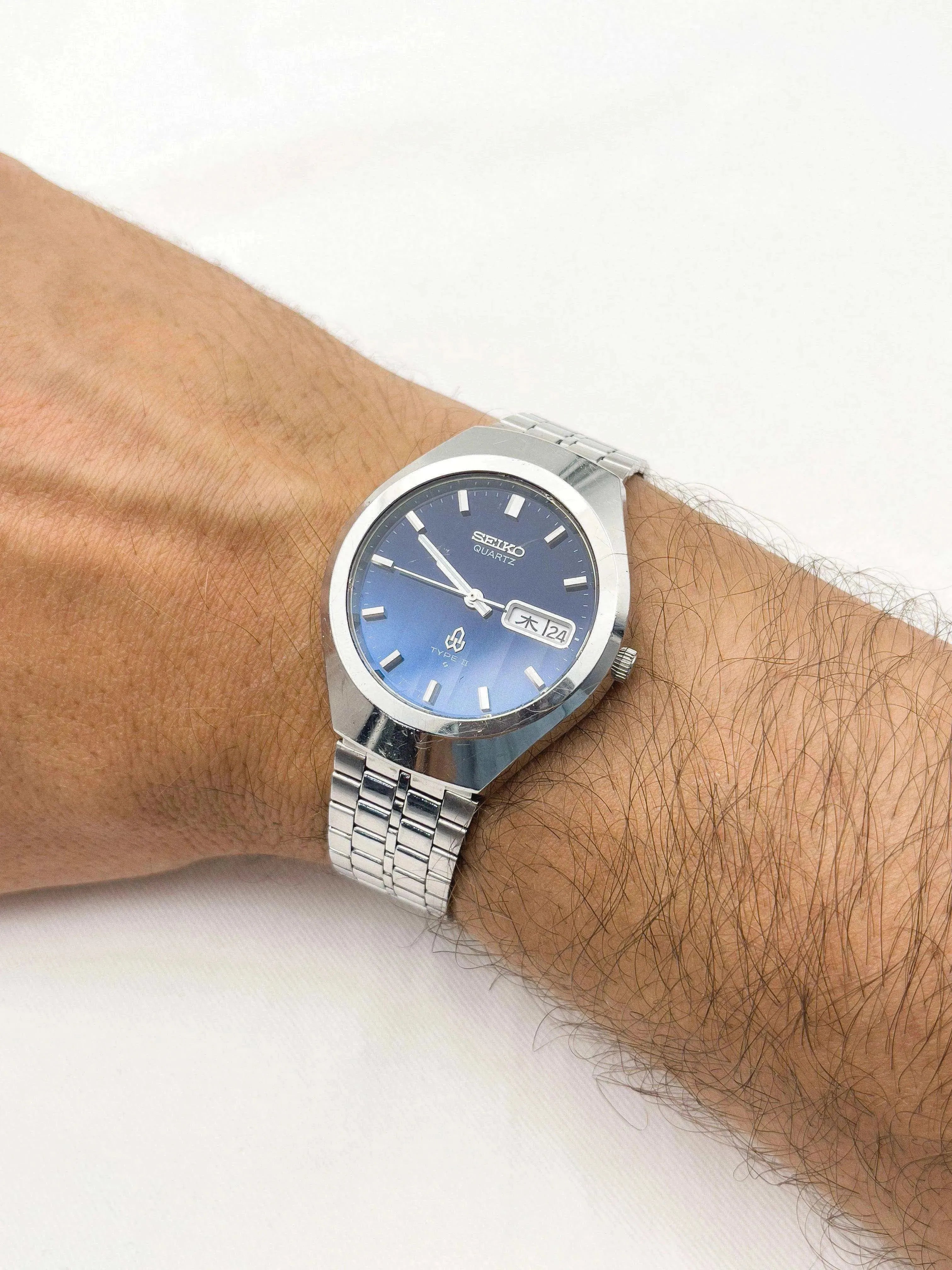 Seiko - Blue Ribbon Dial - 1977 - Atelier Victor Paris - Vintage Watch Shop Dubai