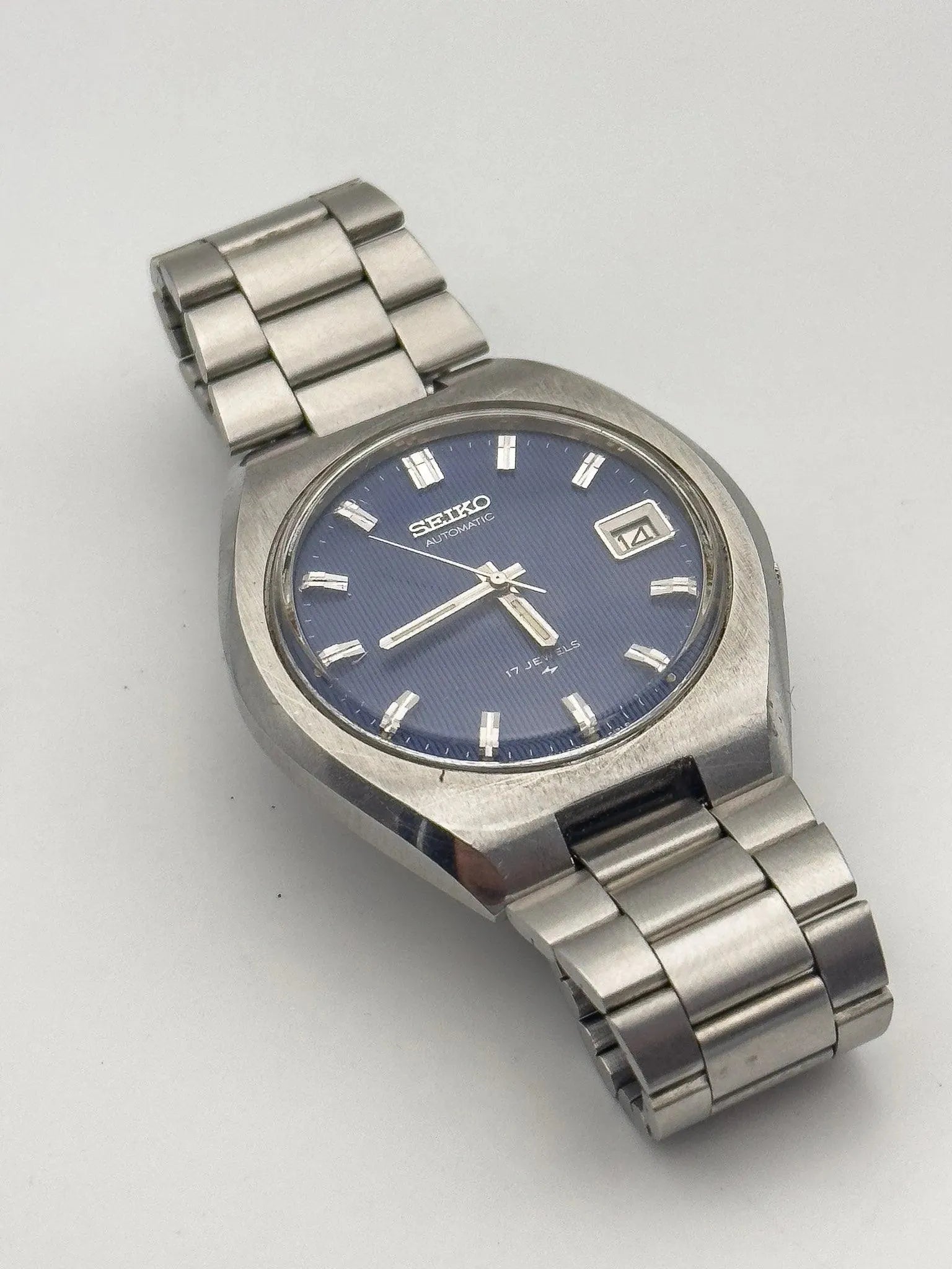 Seiko - Blue Tapisserie Acier Date - 1978 - Atelier Victor Paris - Vintage Watch Shop Dubai