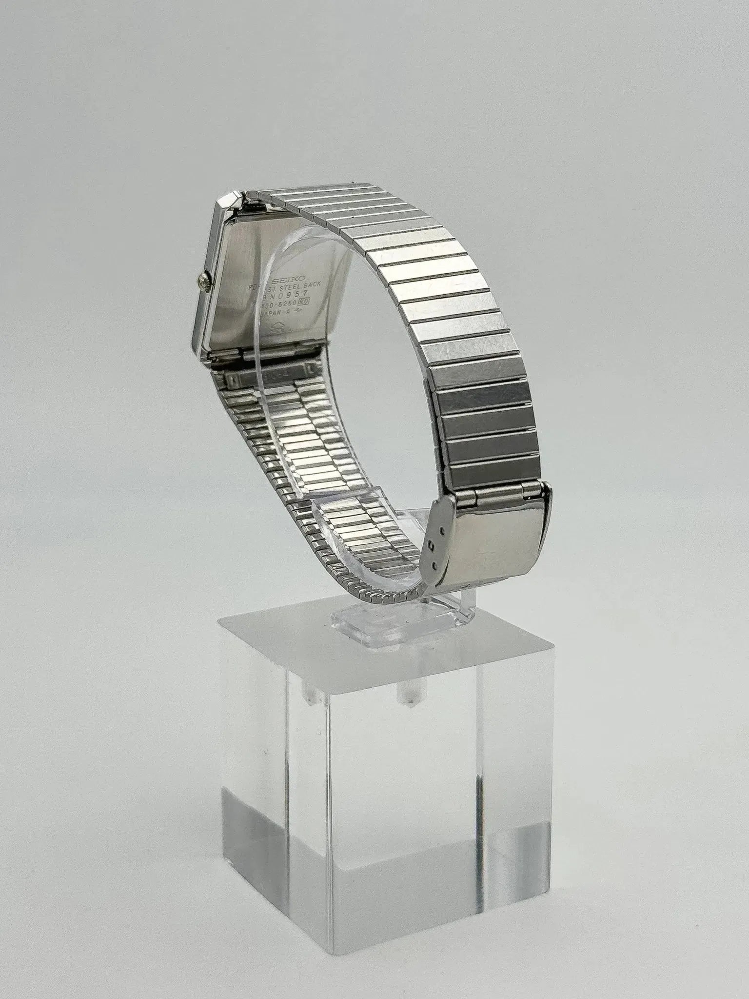 Seiko - Bracelet Acier Cadran noir - 1993 - Atelier Victor - Vintage  Shop
