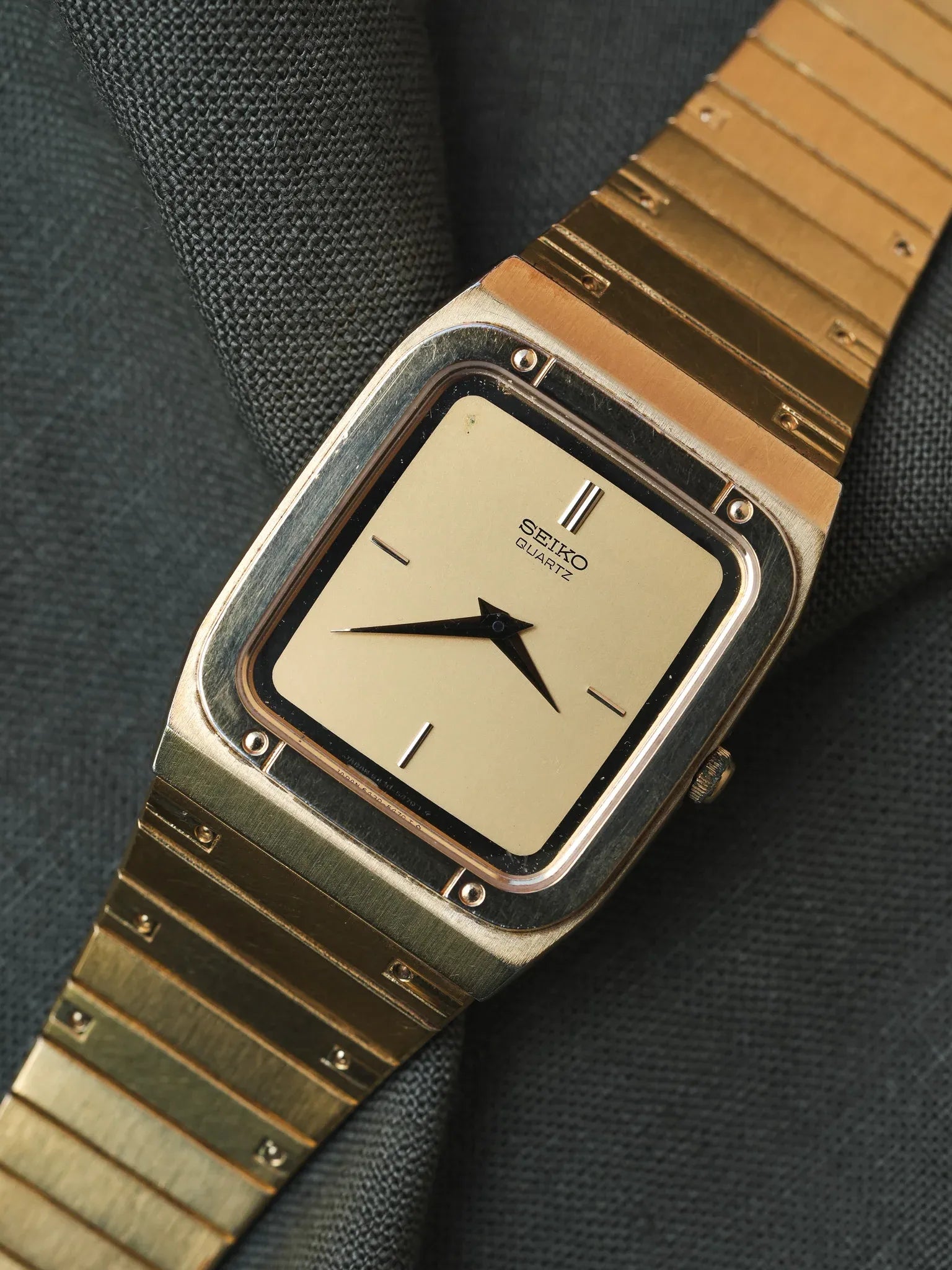 Seiko - Bracelet Intégré Doré Dauphine - 1982 - Atelier Victor