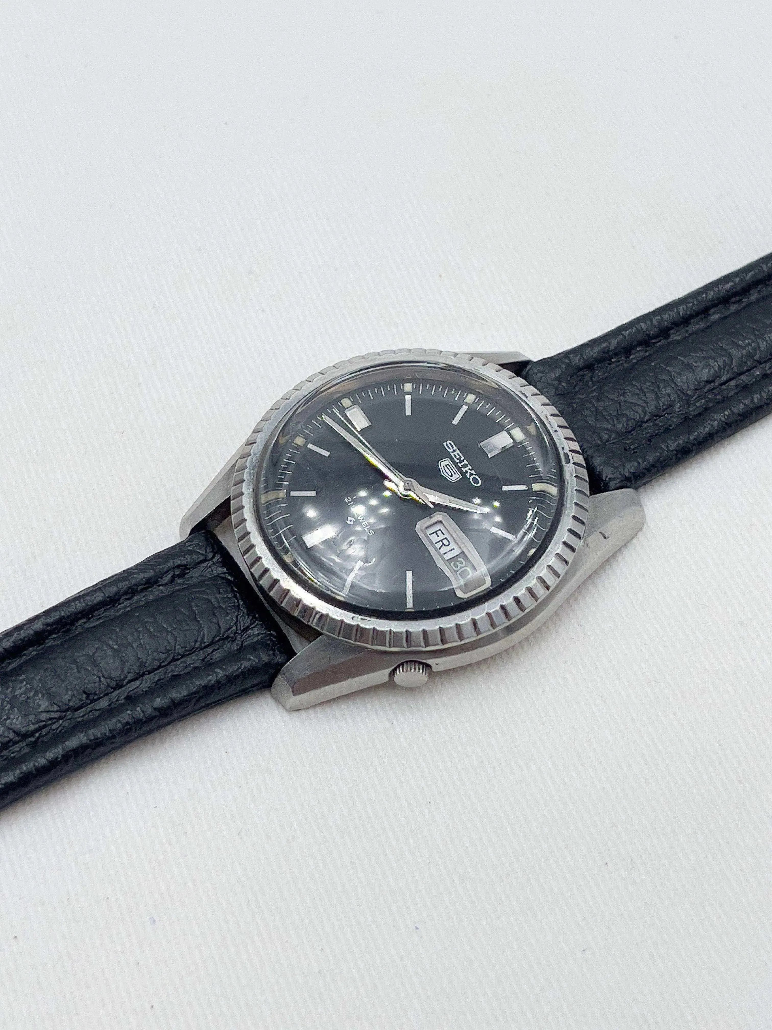 Seiko - Cannelée Black - 1968 - Atelier Victor Paris - Vintage Watch Shop Dubai