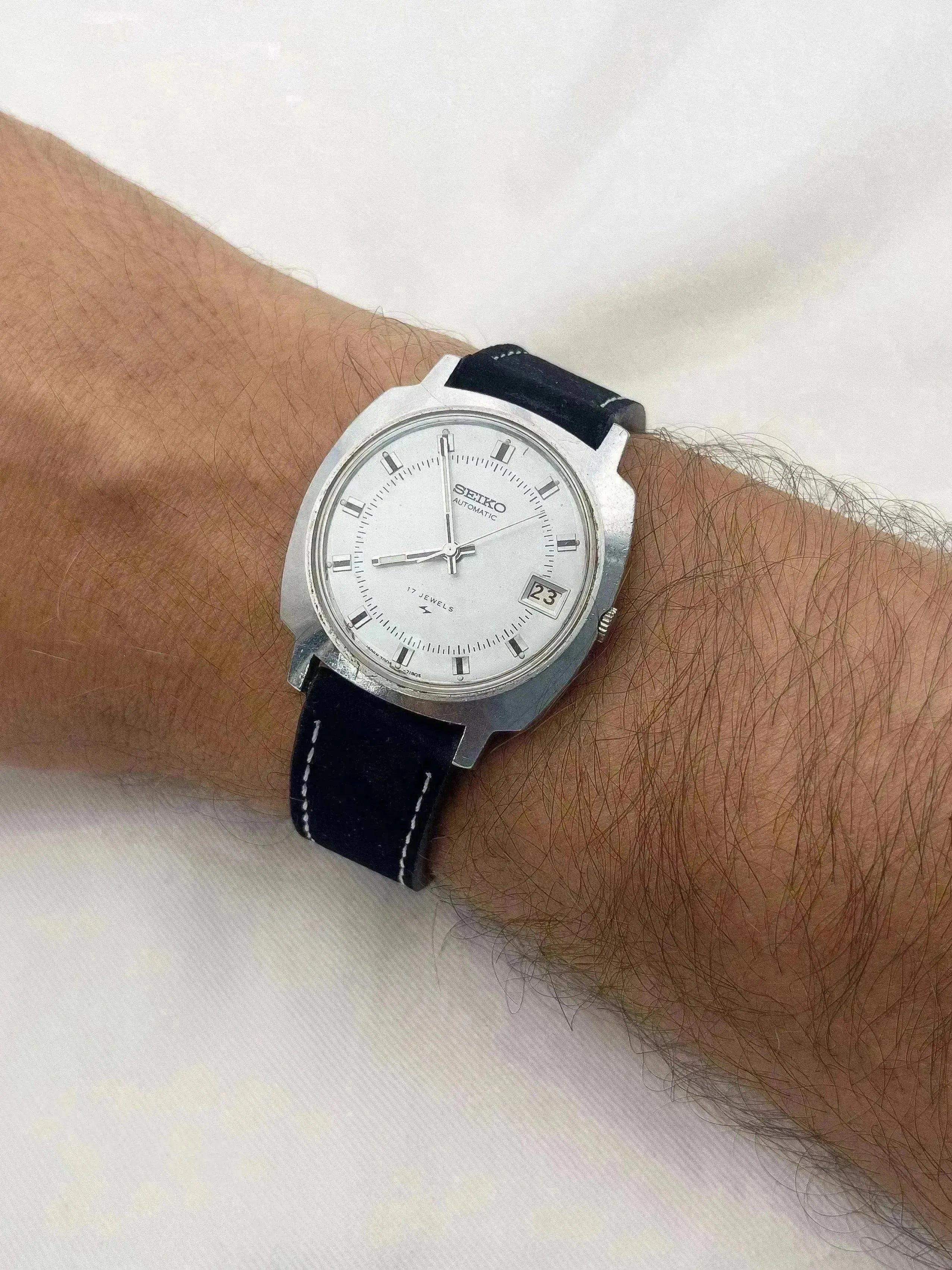 Seiko - Coussin Acier Noir - 1971 - Atelier Victor