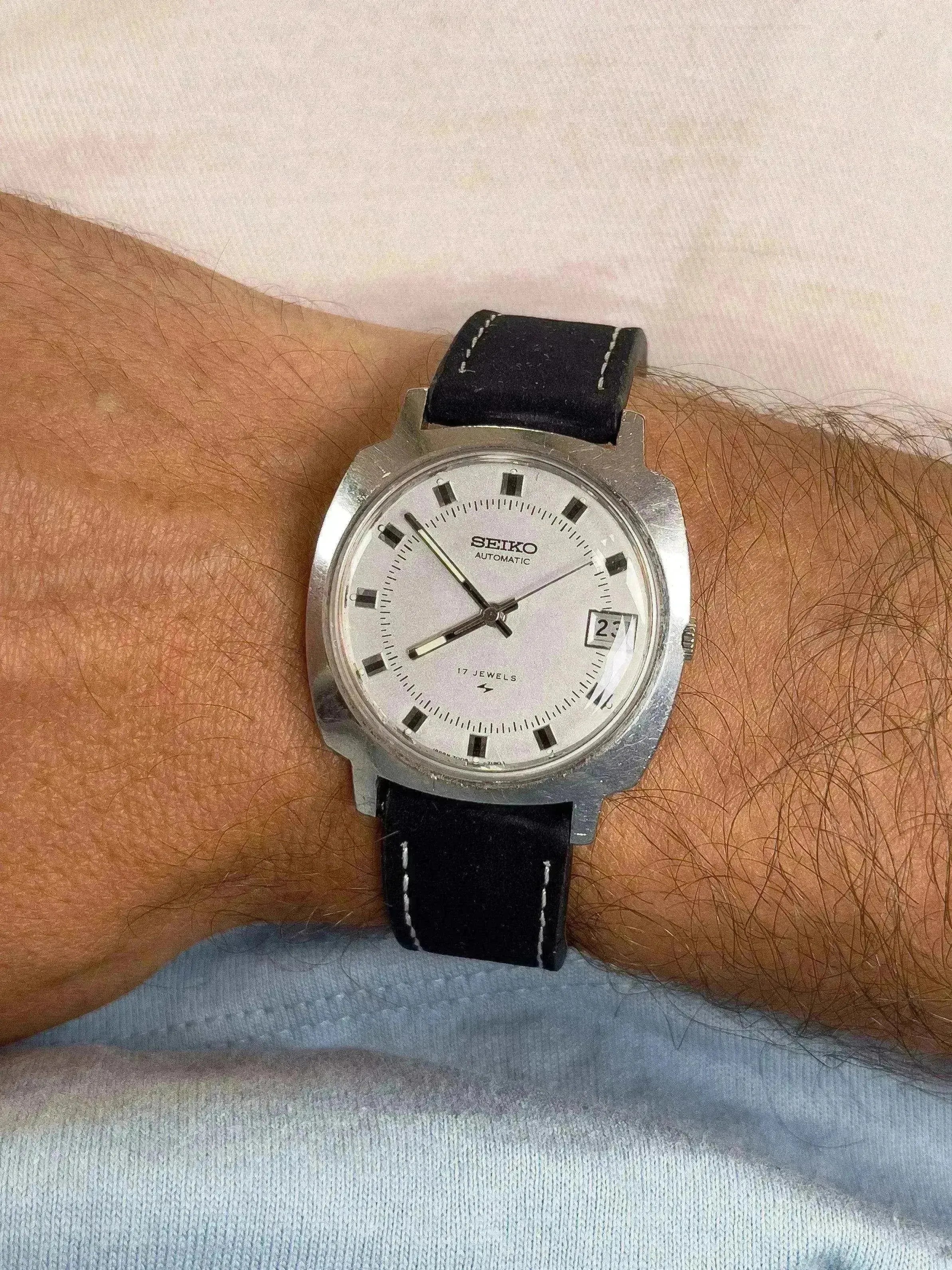 Seiko - Coussin Acier Noir - 1971 - Atelier Victor