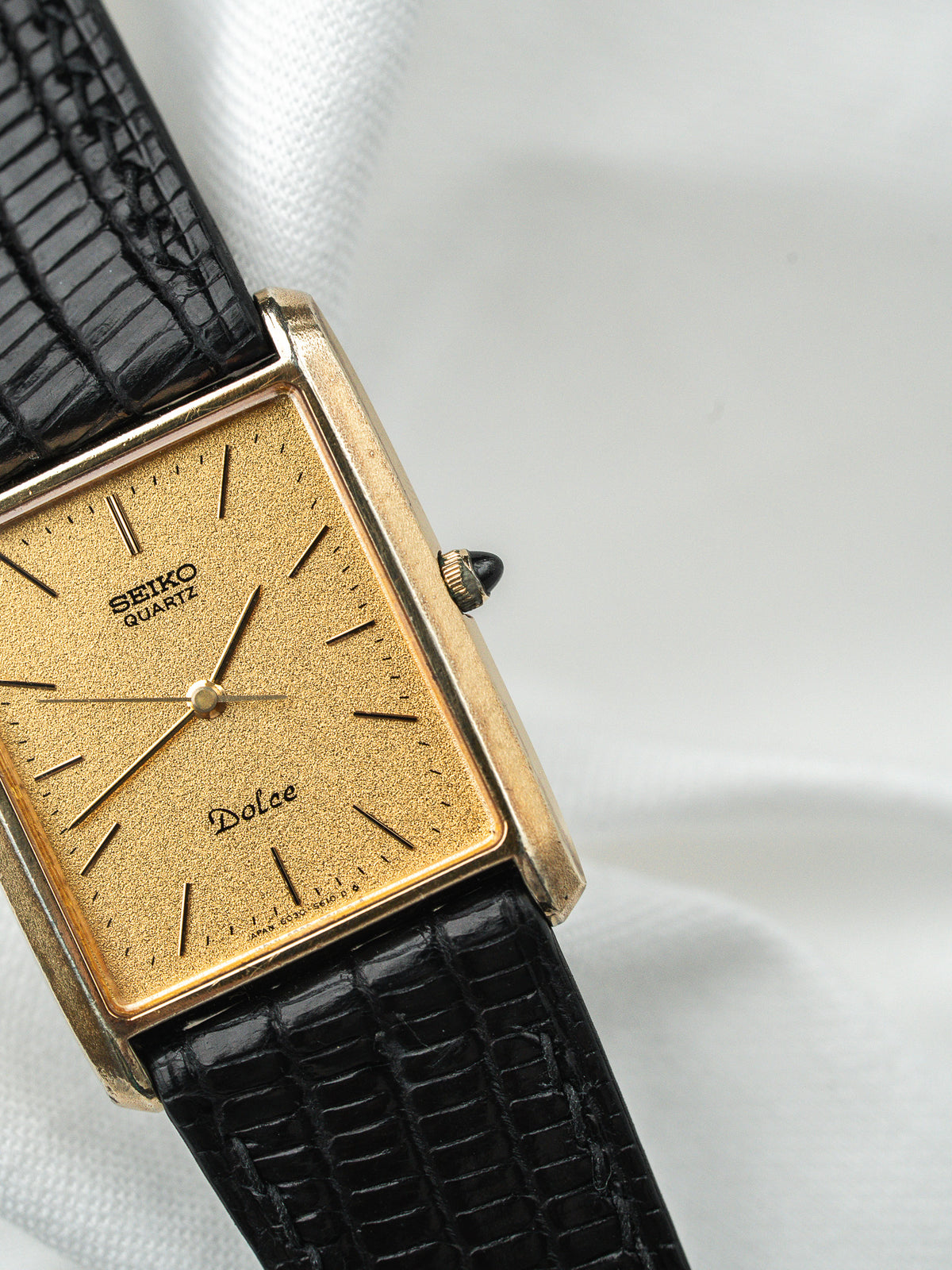 Seiko Dolce 6030-5510 Tank مطلية بالذهب — ميناء رملي (1982) 