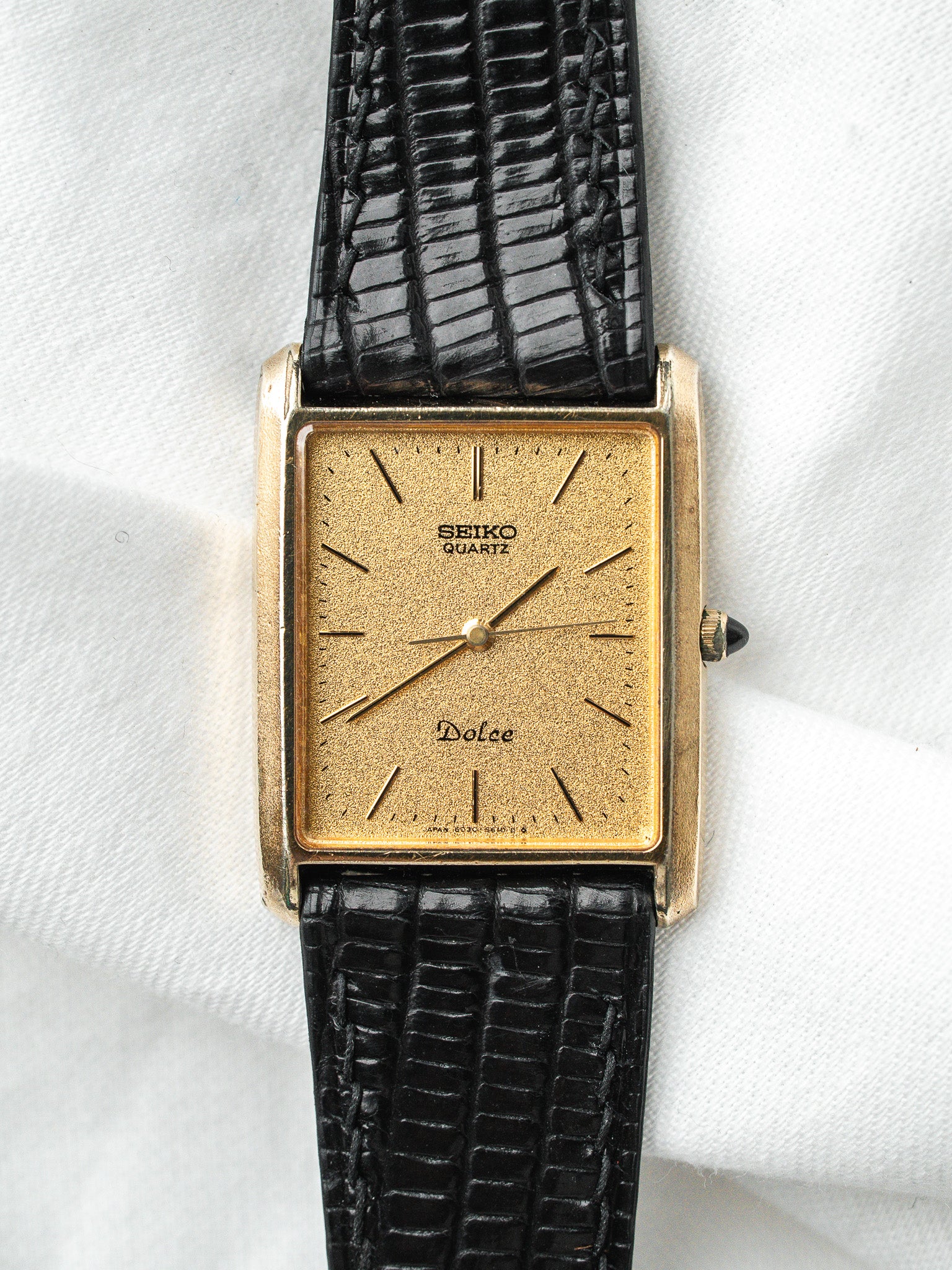 Seiko Dolce 6030-5510 Tank مطلية بالذهب — ميناء رملي (1982) 