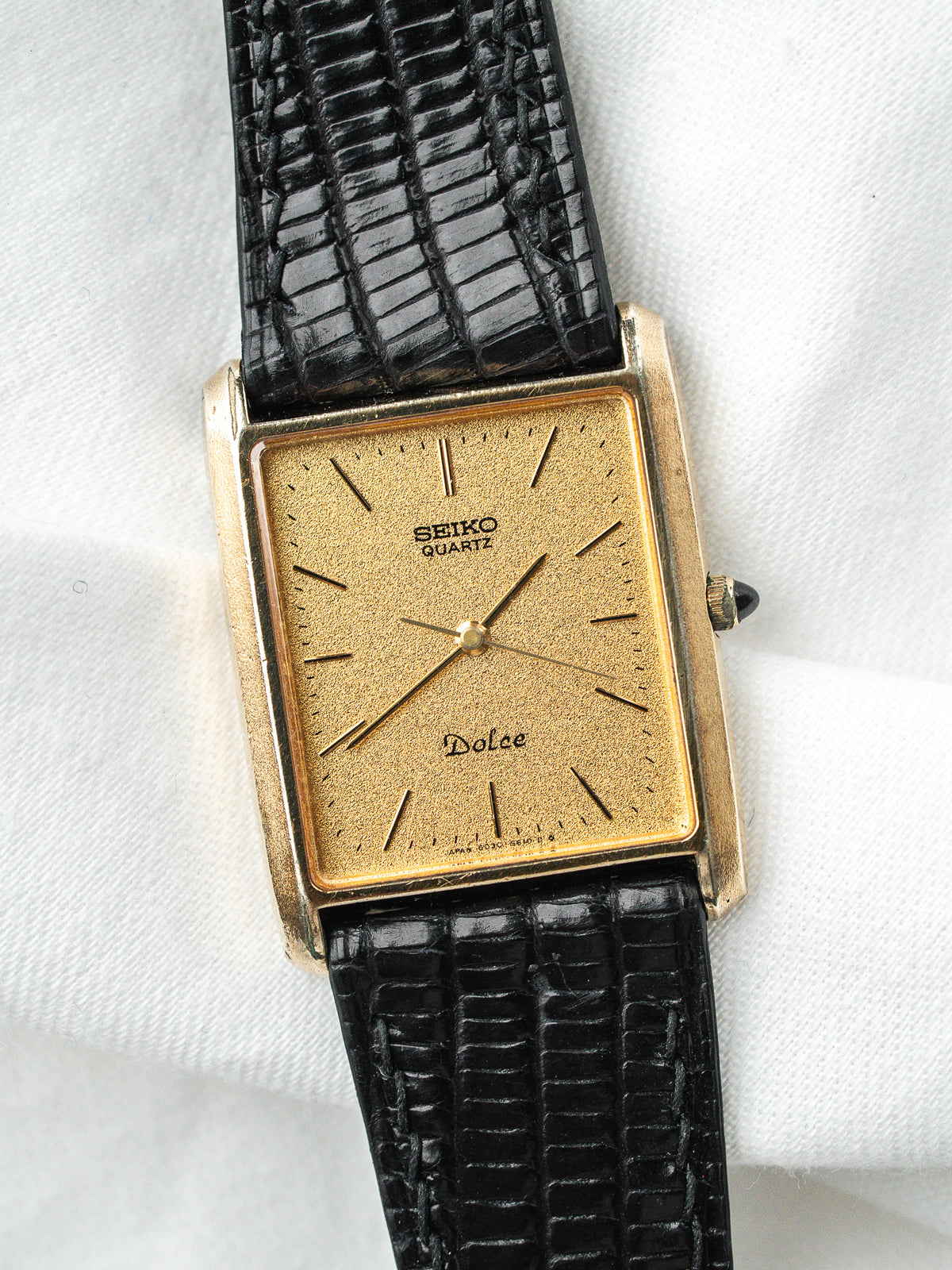 Seiko Dolce 6030-5510 Tank مطلية بالذهب — ميناء رملي (1982) 