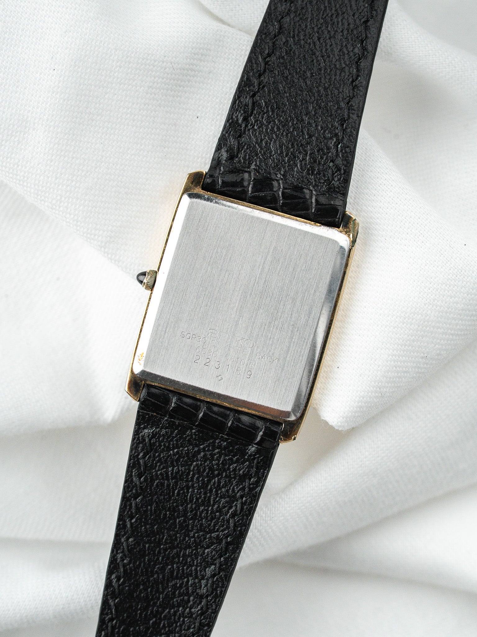 Seiko Dolce 6030-5510 Tank مطلية بالذهب — ميناء رملي (1982) 