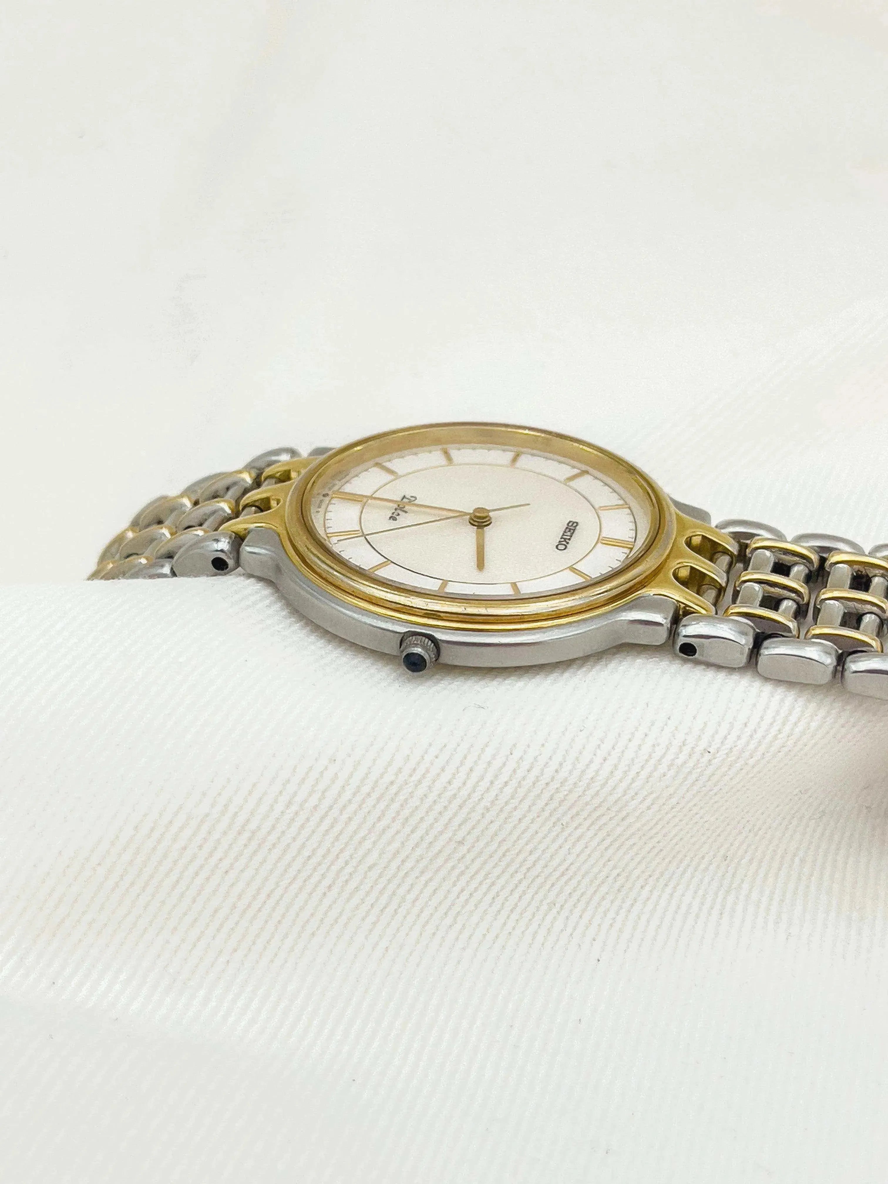 Seiko Dolce - Dolce Acier Or Femme - 1988 - Atelier Victor Paris - Vintage Watch Shop Dubai