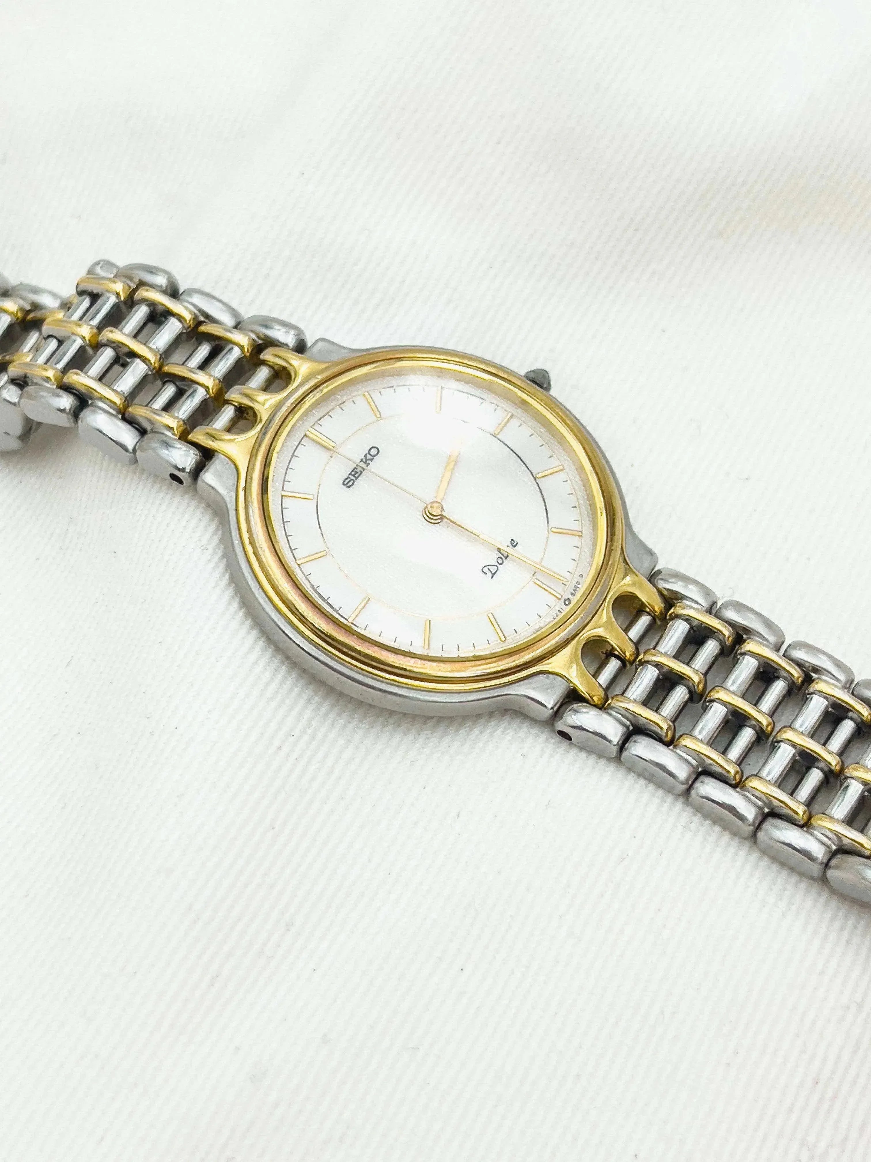 Seiko Dolce - Dolce Acier Or Femme - 1988 - Atelier Victor - Vintage  Shop