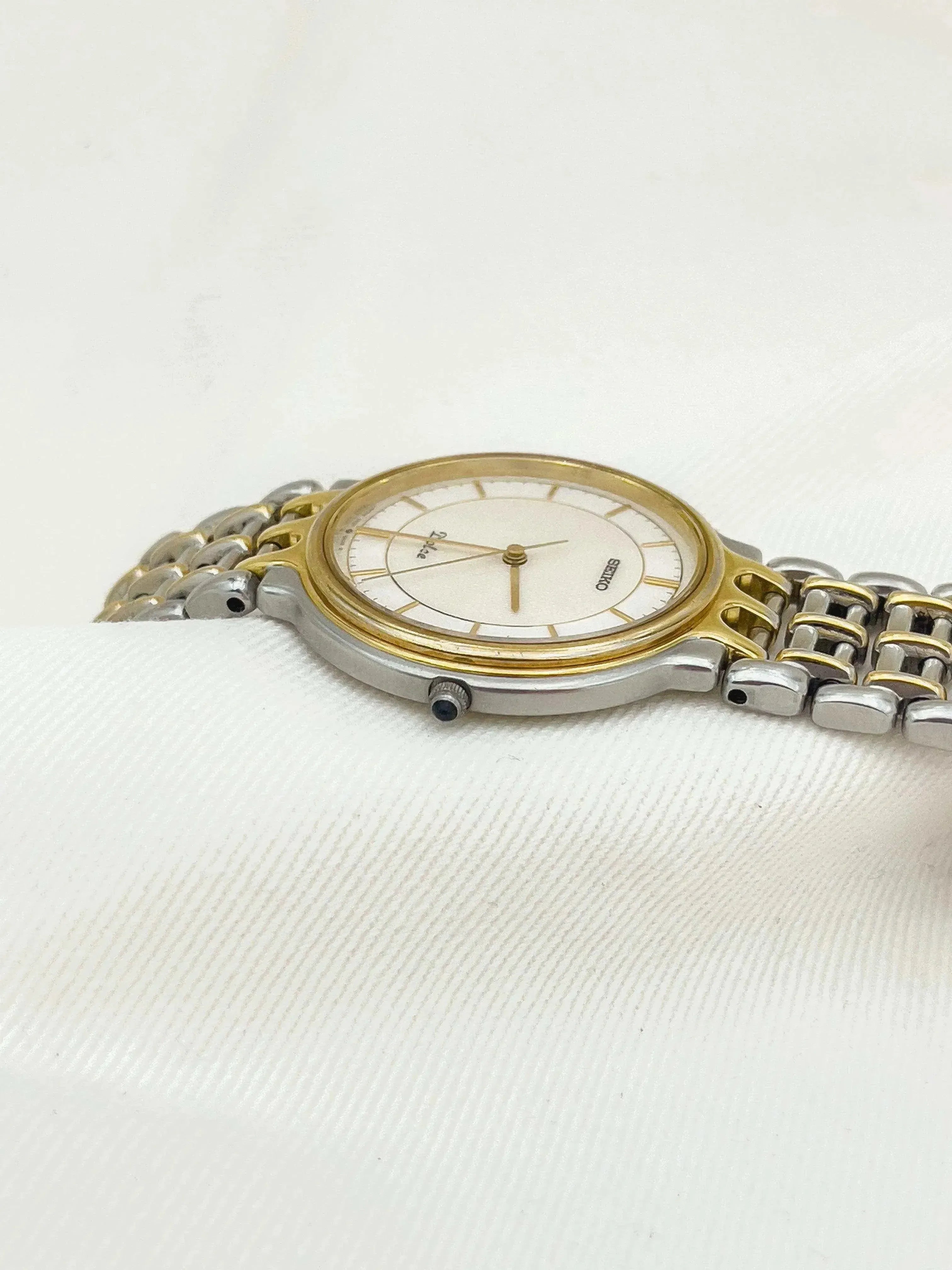 Seiko Dolce - Dolce Acier Or Femme - 1988 - Atelier Victor - Vintage  Shop