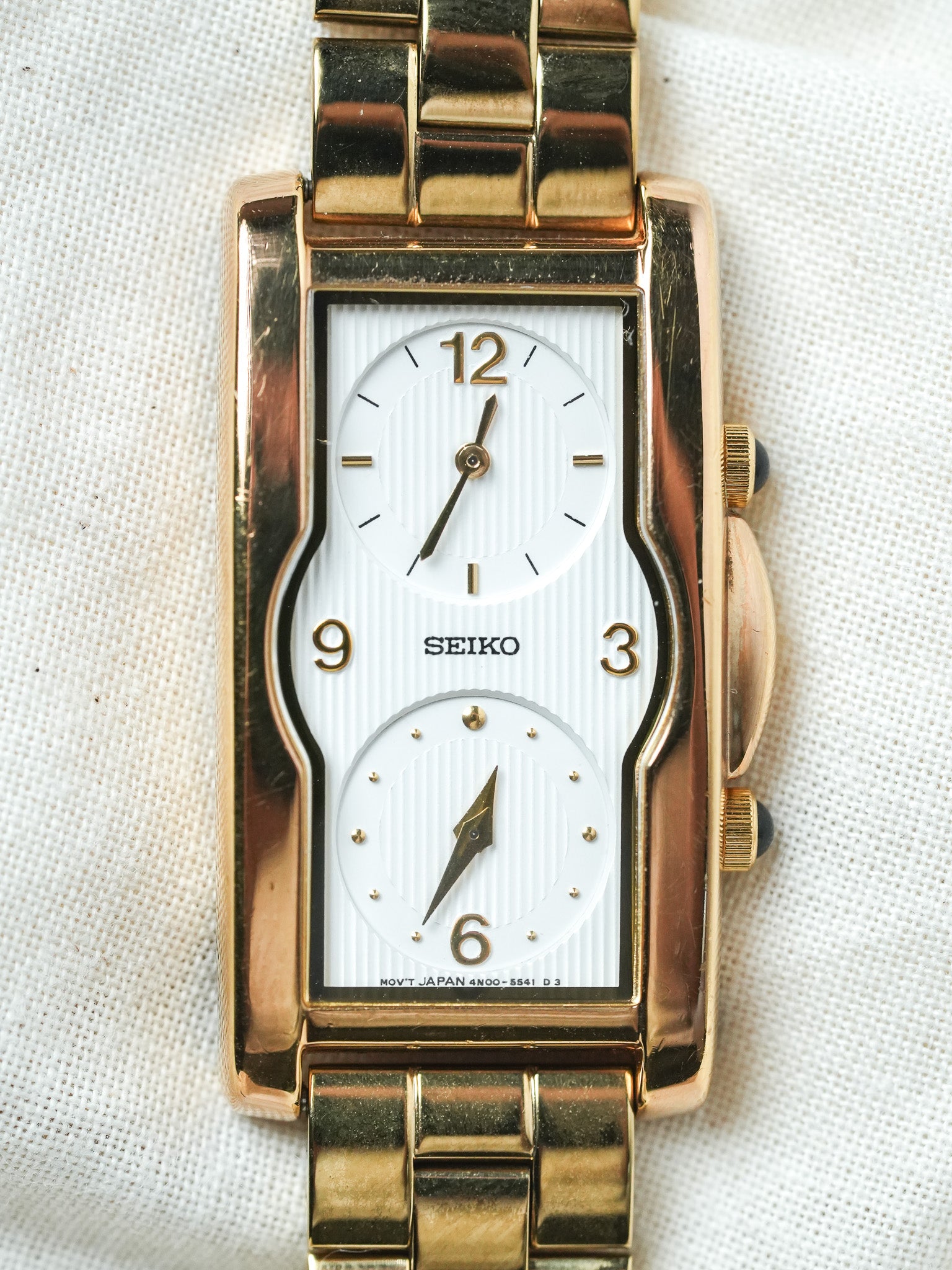 Seiko - Double fuseaux Tank Allongée Tapissée Blanc - NOS - 1997 - Atelier Victor - Vintage  Shop