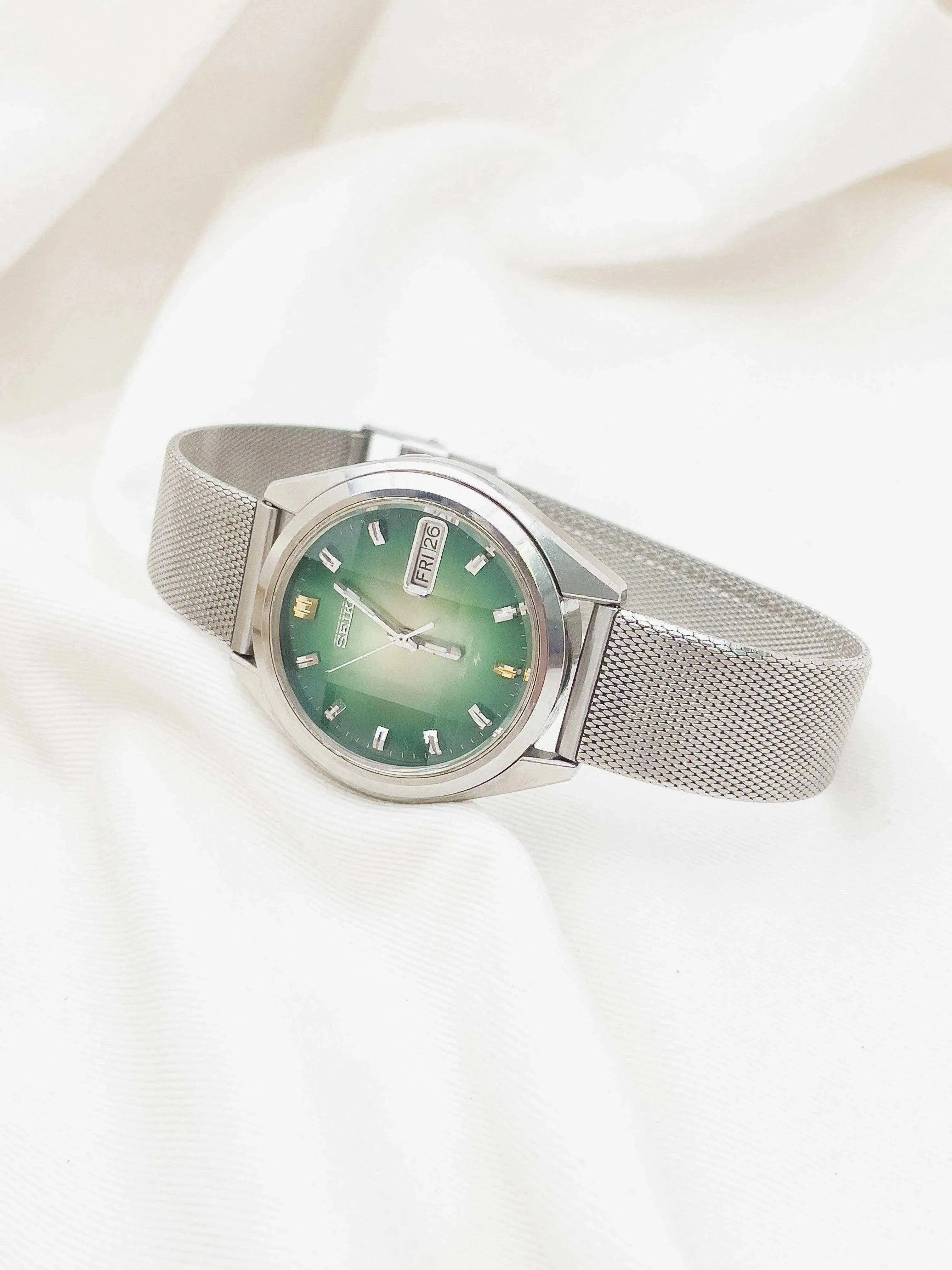 Seiko - EL-330 Verre Facetté - 1972 - Atelier Victor Paris - Vintage Watch Shop Dubai