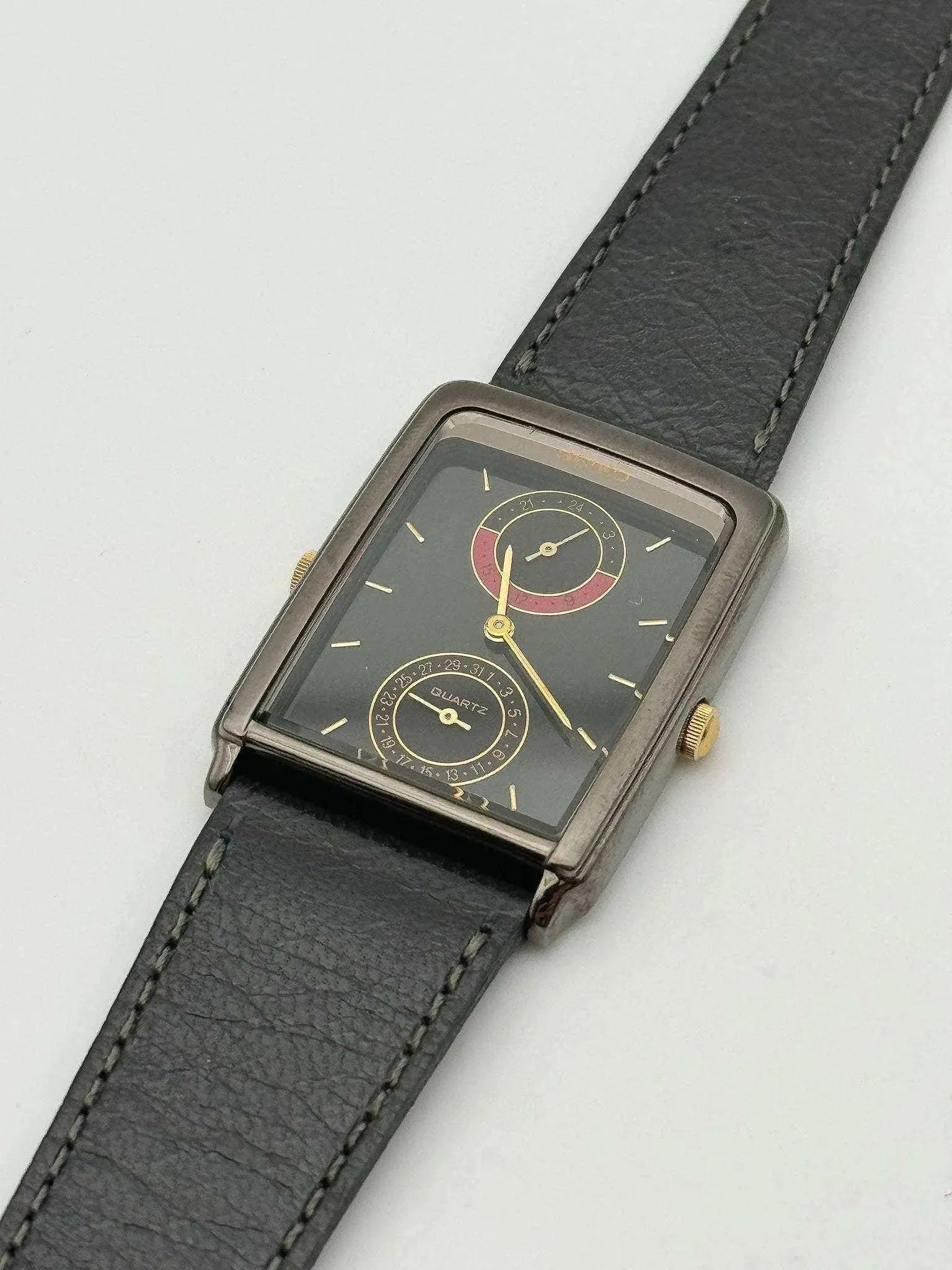 Seiko - GMT Dual Time Full Black NOS - 1976 - Atelier Victor Paris - Vintage Watch Shop Dubai