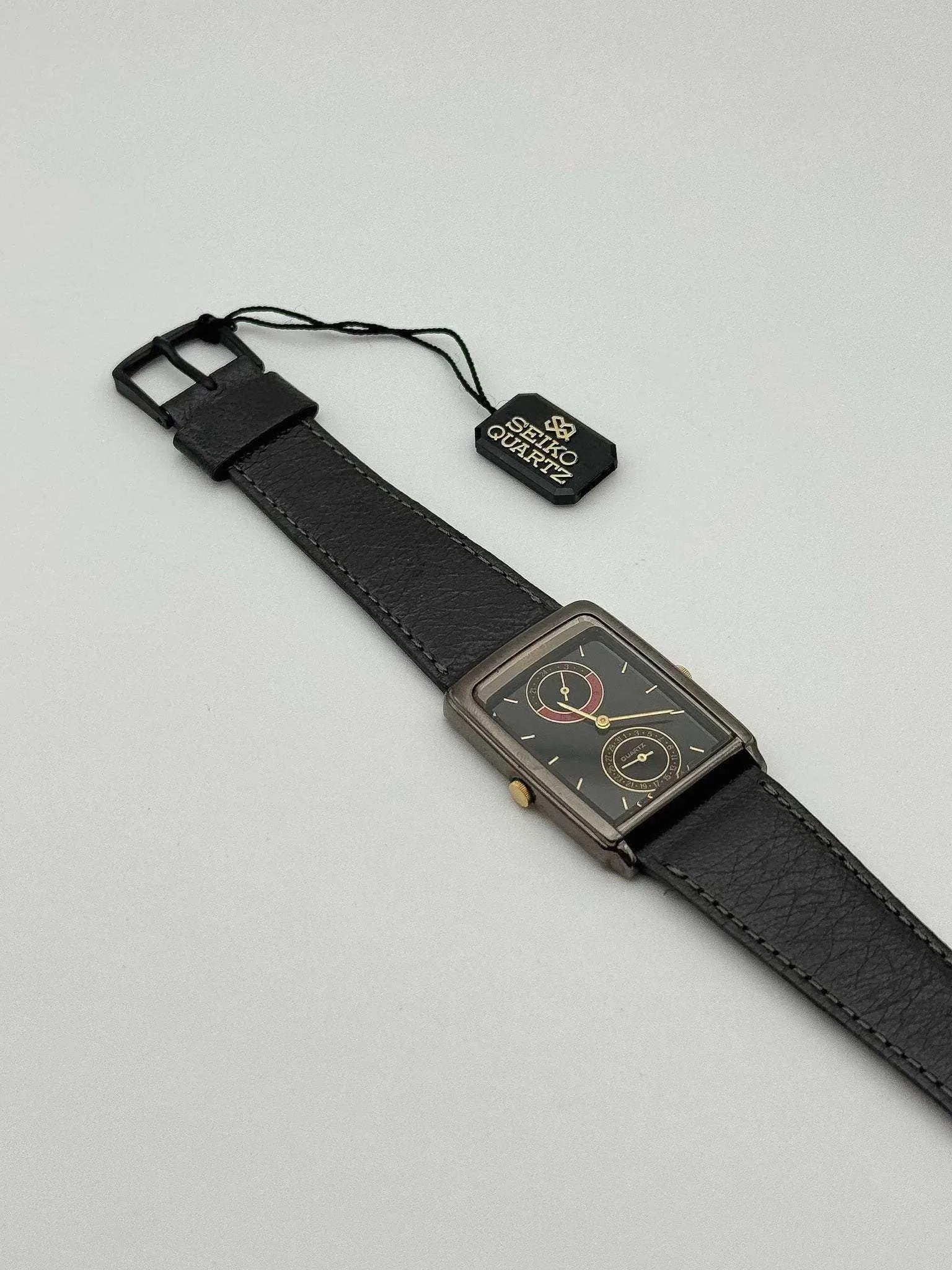 Seiko - GMT Dual Time Full Black NOS - 1976 - Atelier Victor Paris - Vintage Watch Shop Dubai