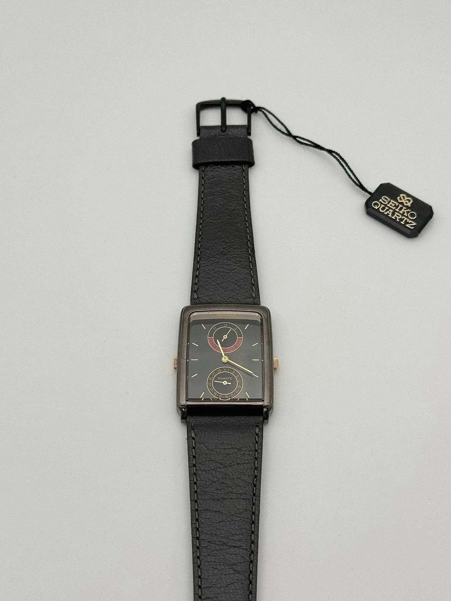 Seiko - GMT Dual Time Full Black NOS - 1976 - Atelier Victor Paris - Vintage Watch Shop Dubai