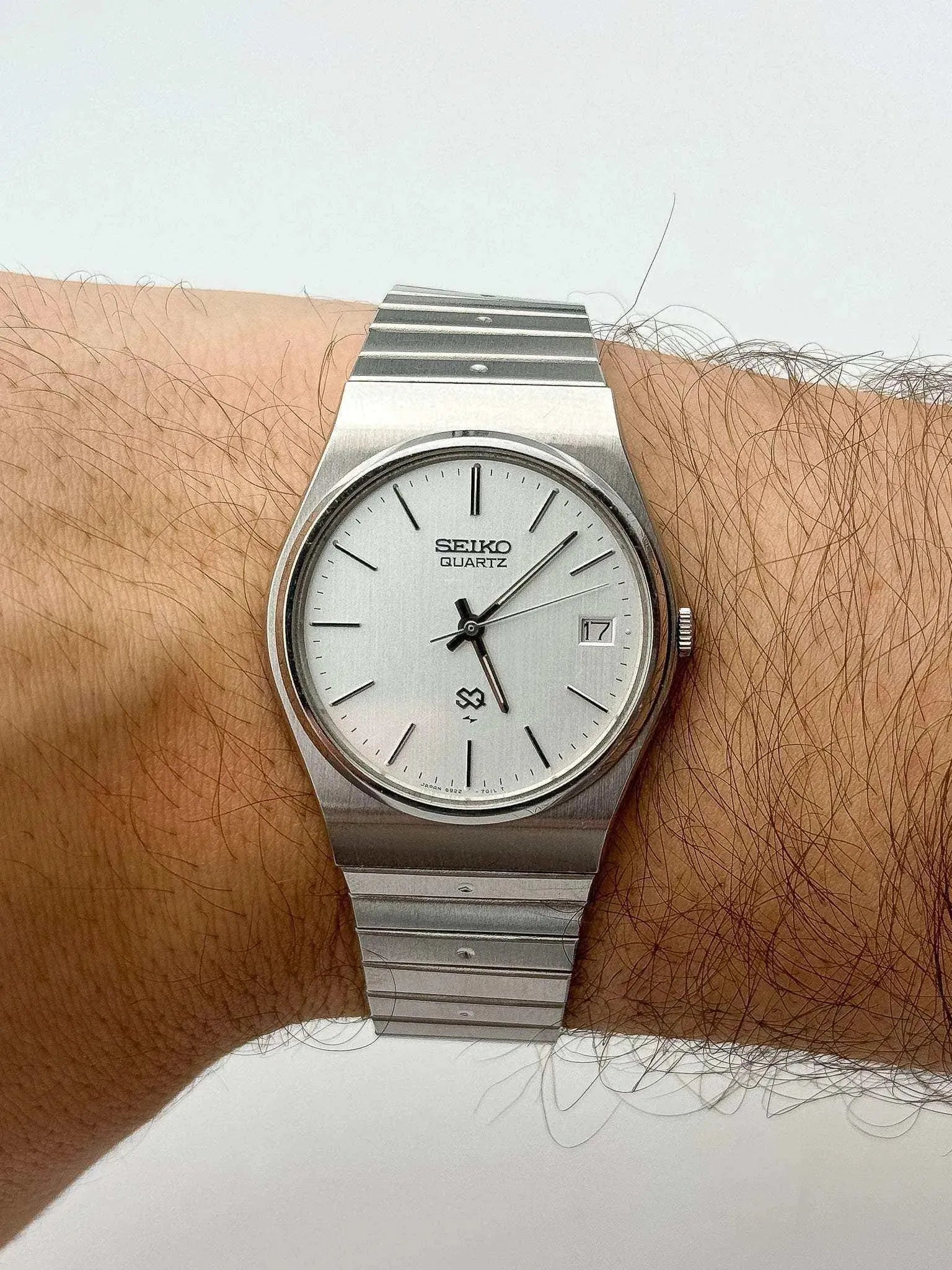 Seiko - Kanji Full Steel Mini Circle Date - 1984 - Atelier Victor Paris - Vintage Watch Shop Dubai