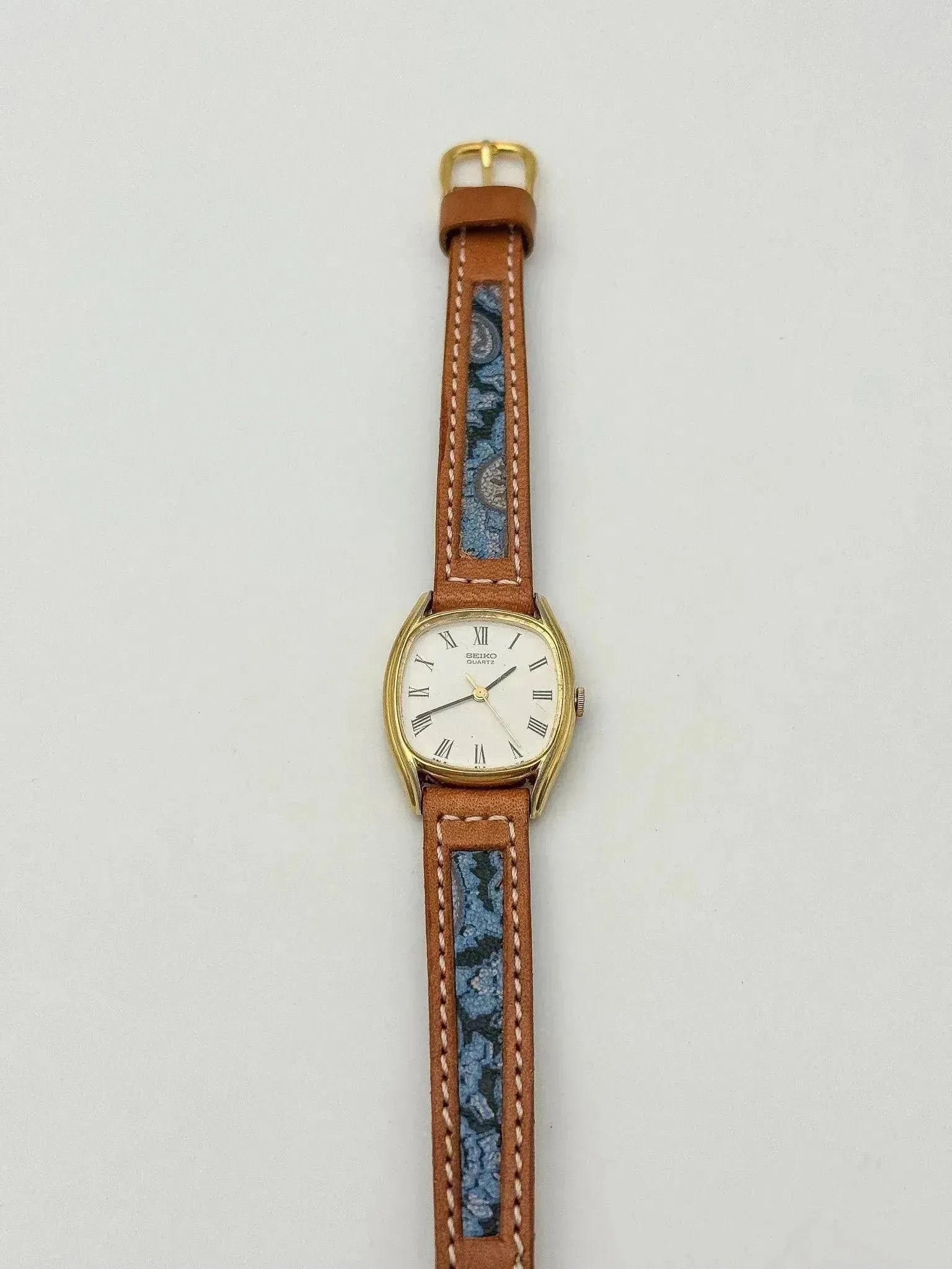 Seiko - Lady Tonneau Gold White Dial - 1982 - Atelier Victor Paris - Vintage Watch Shop Dubai
