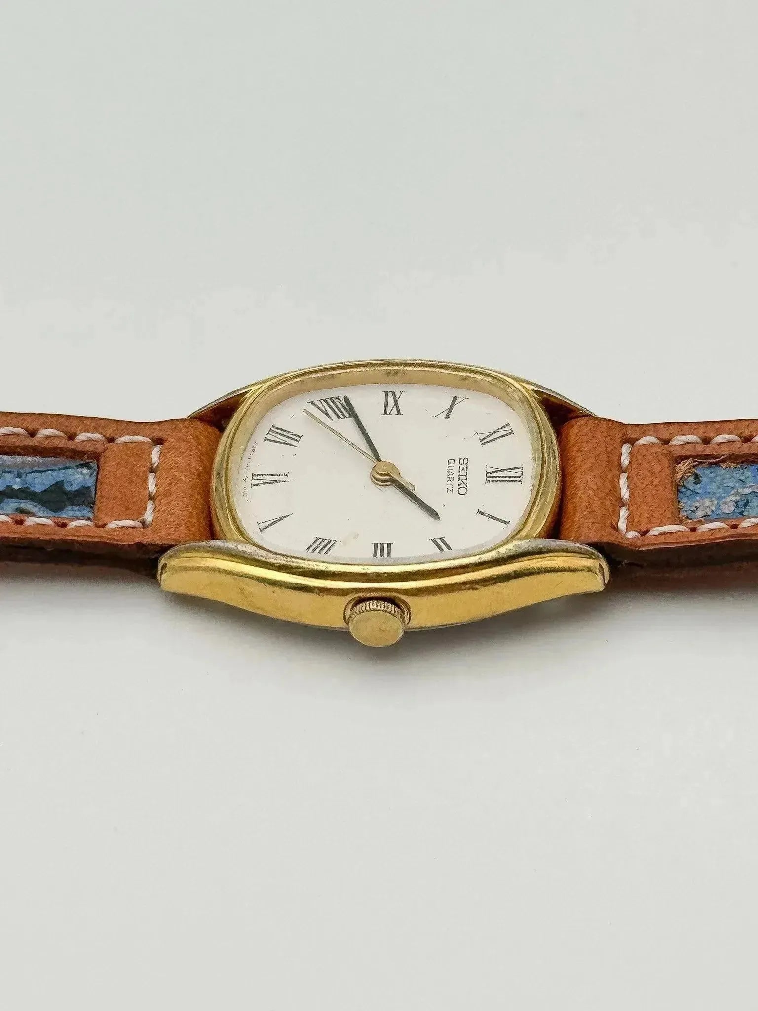 Seiko - Lady Tonneau Gold White Dial - 1982 - Atelier Victor Paris - Vintage Watch Shop Dubai