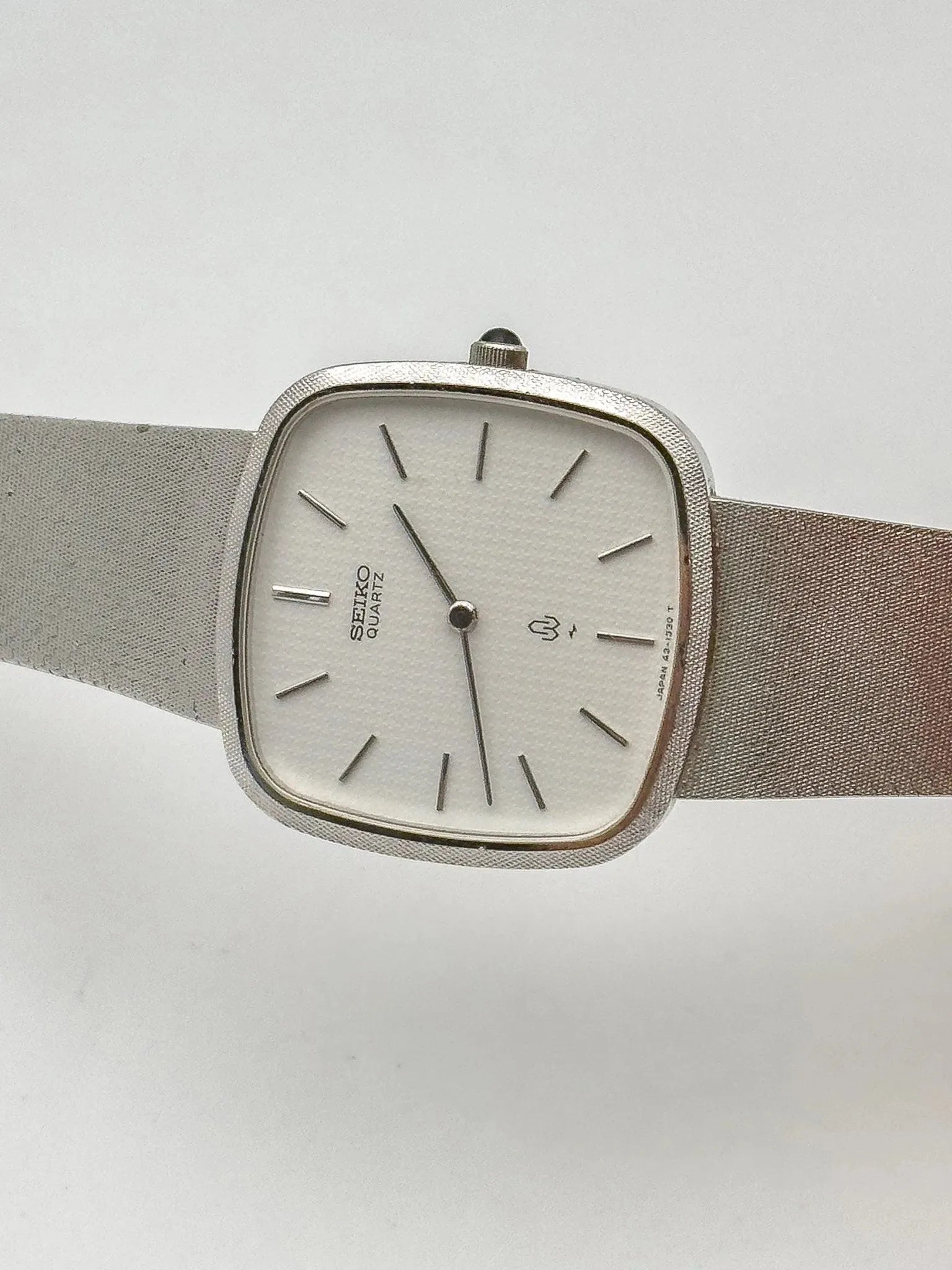 Seiko - Maille Tapisserie - 1970's - Atelier Victor Paris - Vintage Watch Shop Dubai