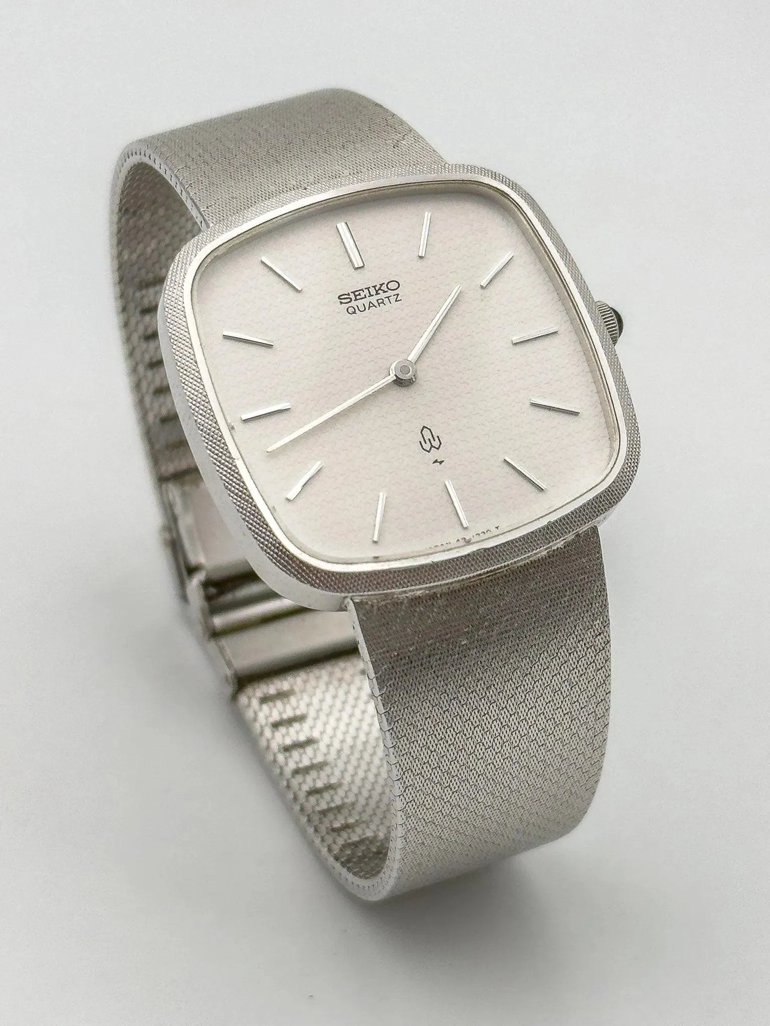 Seiko - Maille Tapisserie - 1970's - Atelier Victor Paris - Vintage Watch Shop Dubai