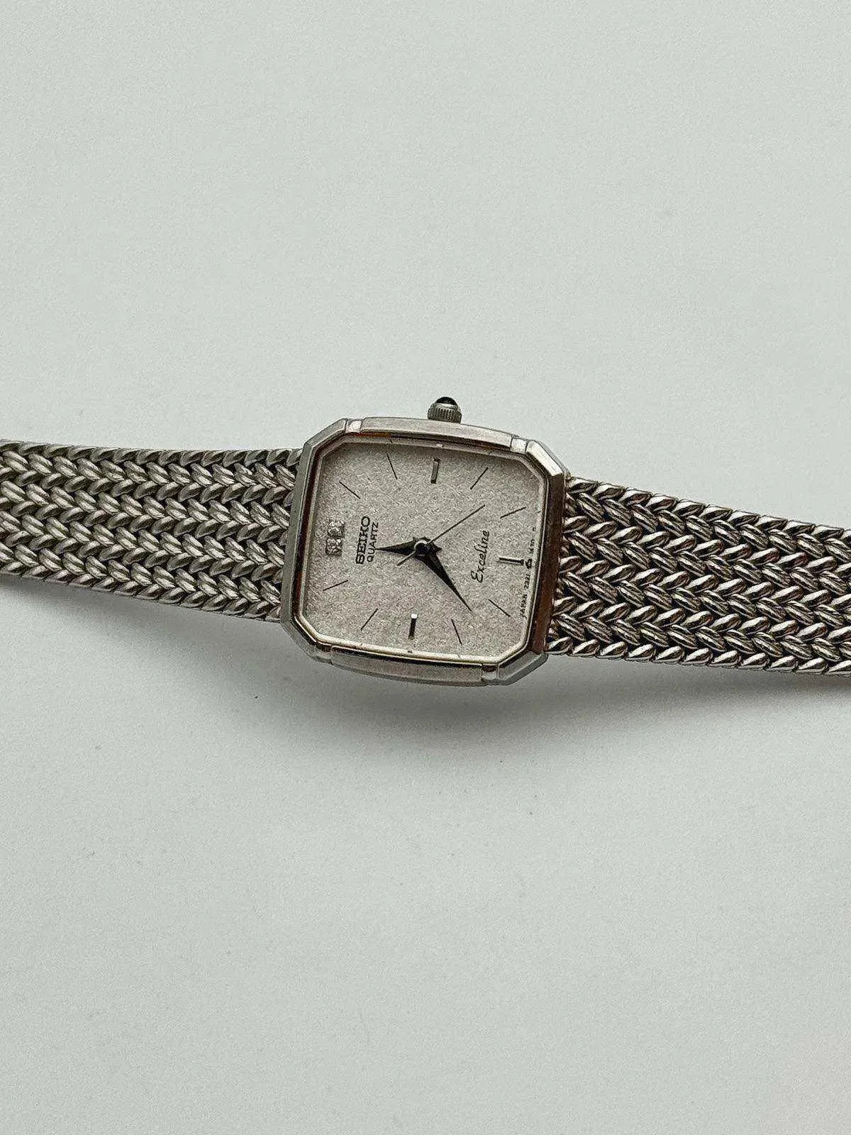 Seiko - Mini Full Steel Cabochon Lady - 1987 - Atelier Victor Paris - Vintage Watch Shop Dubai