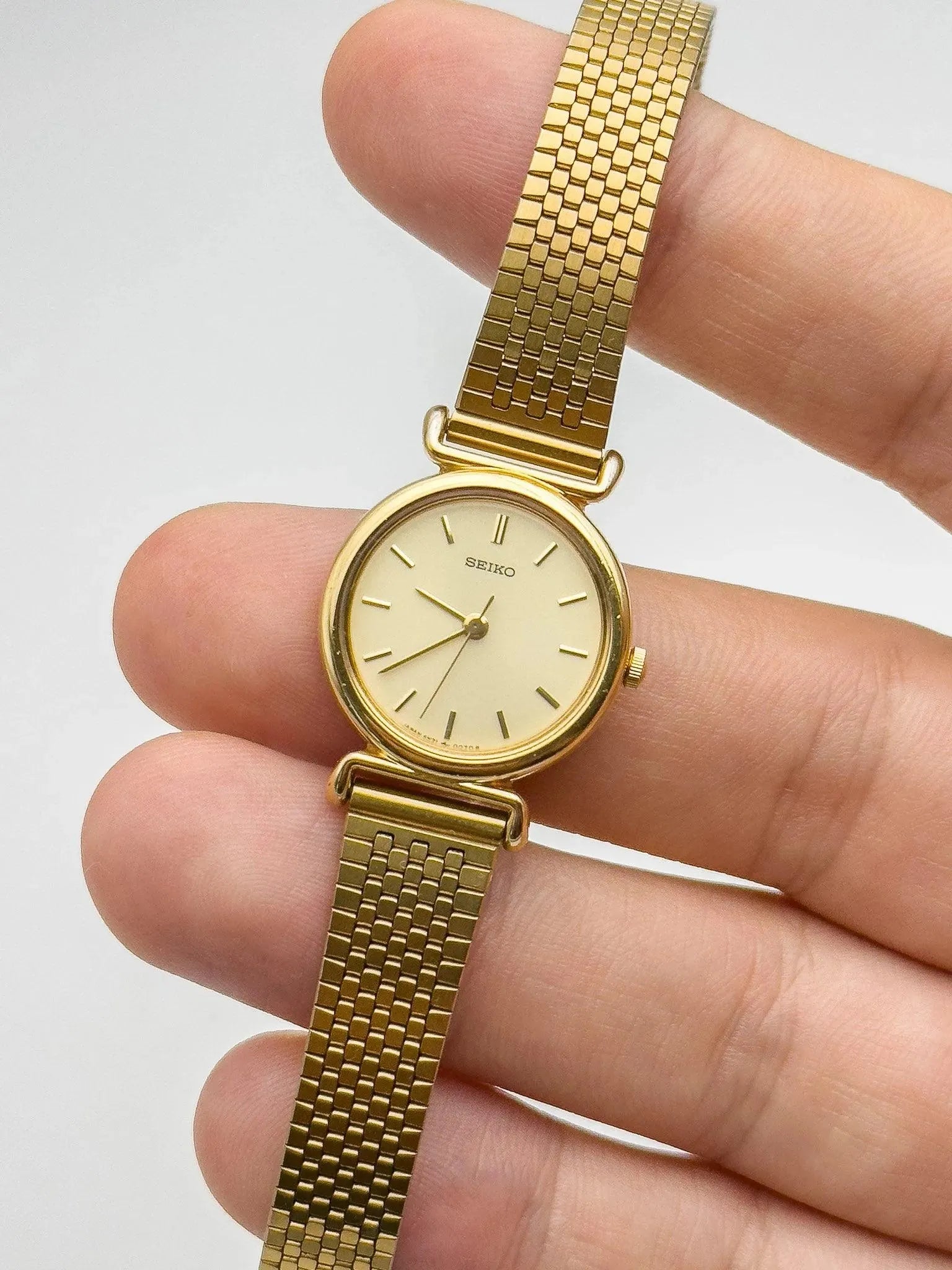 Seiko - Mini Gold Lady - 2000s - Atelier Victor Paris - Vintage Watch Shop Dubai