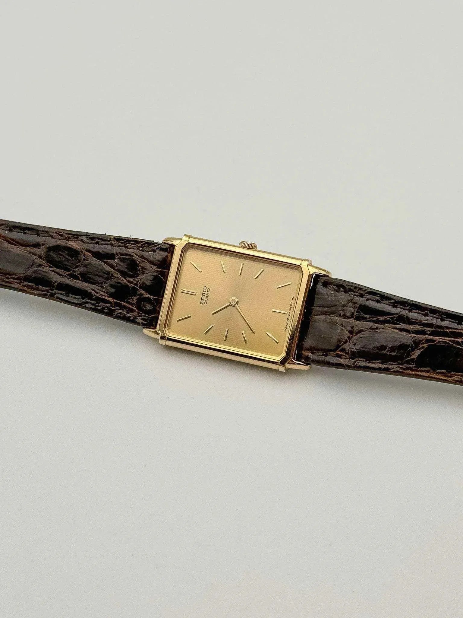 Seiko - Mini Tank Gold - NOS - 1984 - Atelier Victor Paris - Vintage Watch Shop Dubai