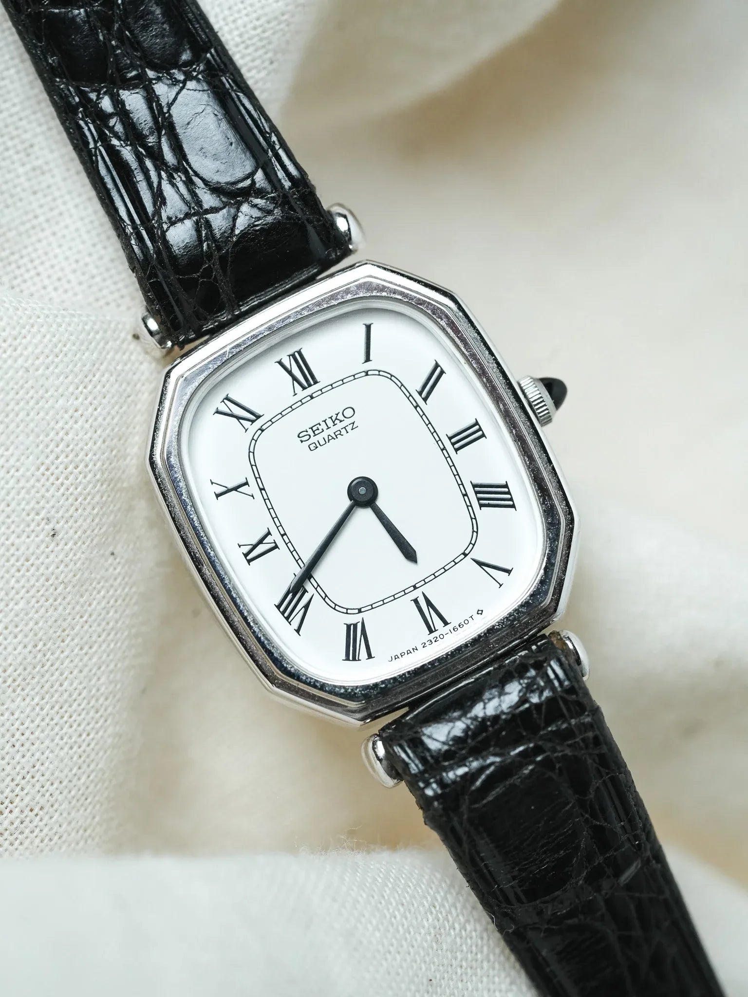 Seiko - Mini Tank Octogonale Acier Blanc Romain - NOS - 1984 - Atelier Victor - Vintage  Shop