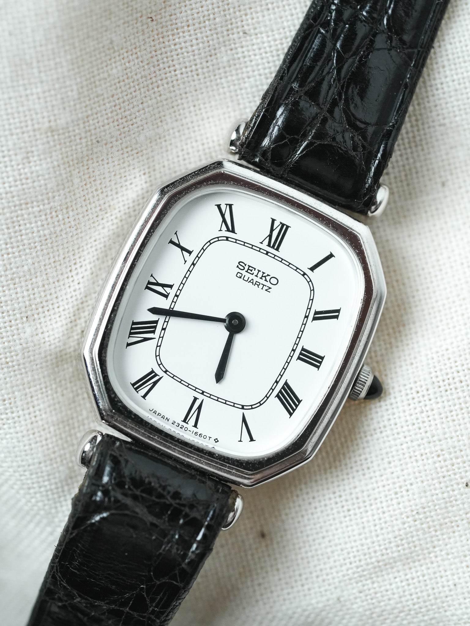 Seiko - Mini Tank Octogonale Acier Blanc Romain - NOS - 1984 - Atelier Victor - Vintage  Shop