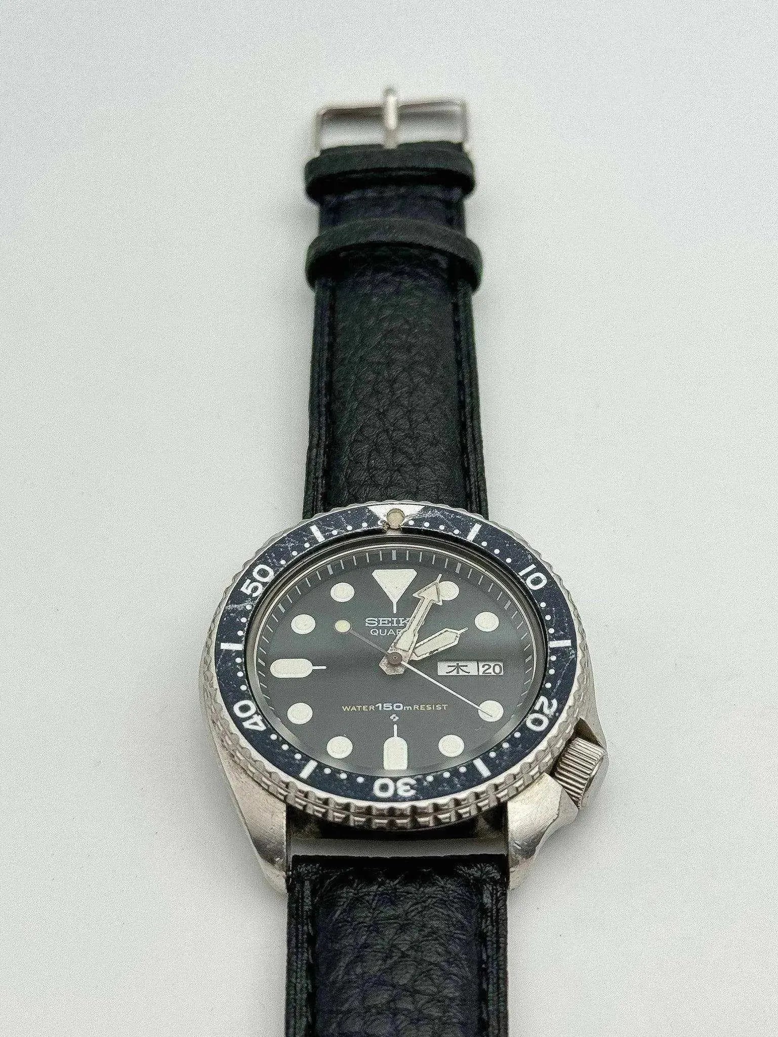 Seiko - Plongeuse Noir lunette bleu Kanji - 1980 - Atelier Victor