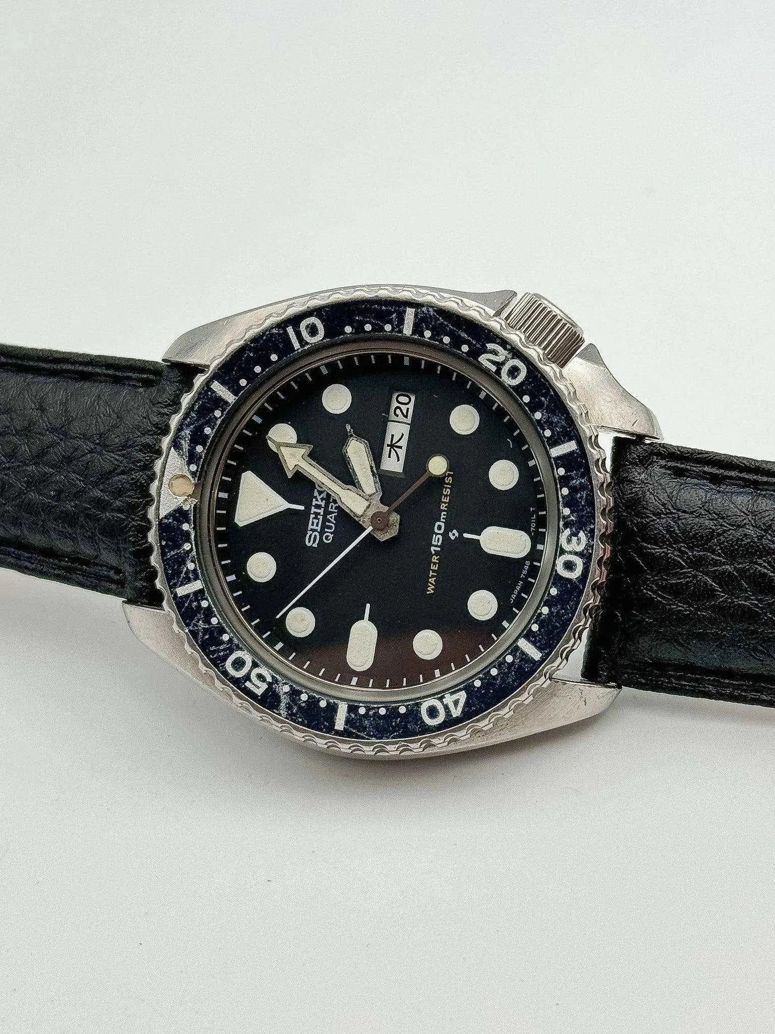 Seiko - Plongeuse Noir lunette bleu Kanji - 1980 - Atelier Victor Paris - Vintage Watch Shop Dubai