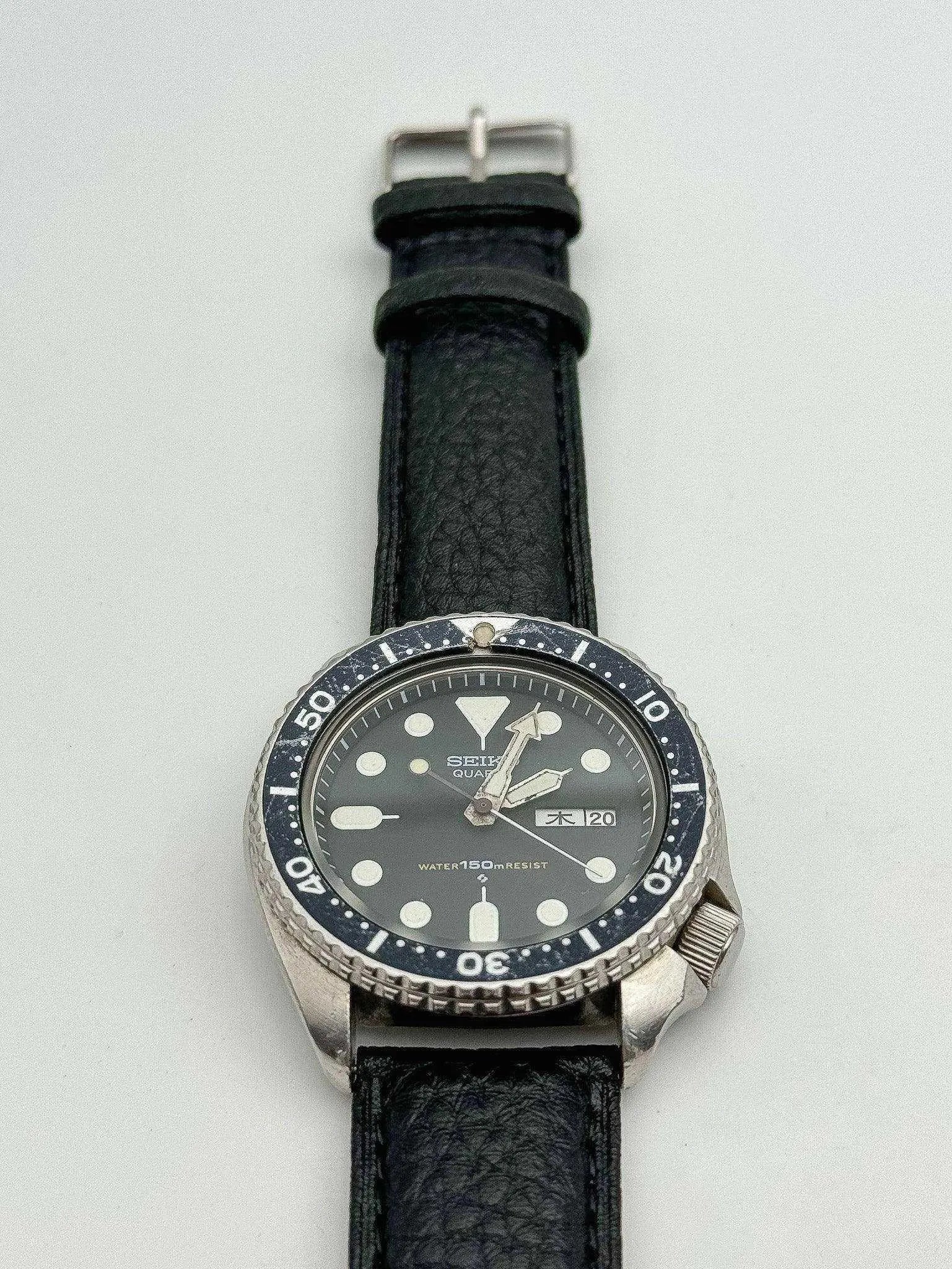 Seiko - Plongeuse Noir lunette bleu Kanji - 1980 - Atelier Victor Paris - Vintage Watch Shop Dubai