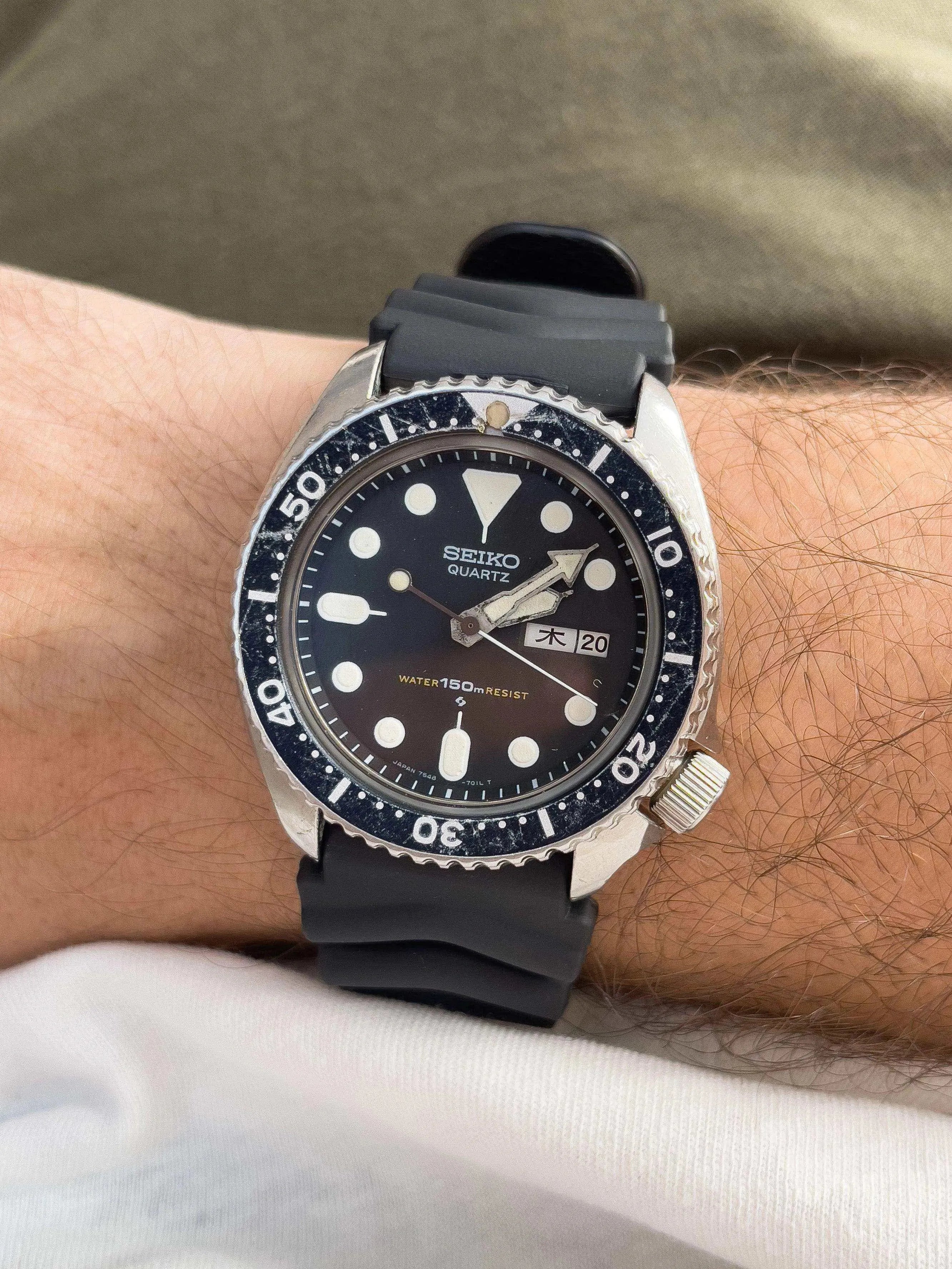 Seiko - Plongeuse Noir lunette bleu Kanji - 1980 - Atelier Victor Paris - Vintage Watch Shop Dubai