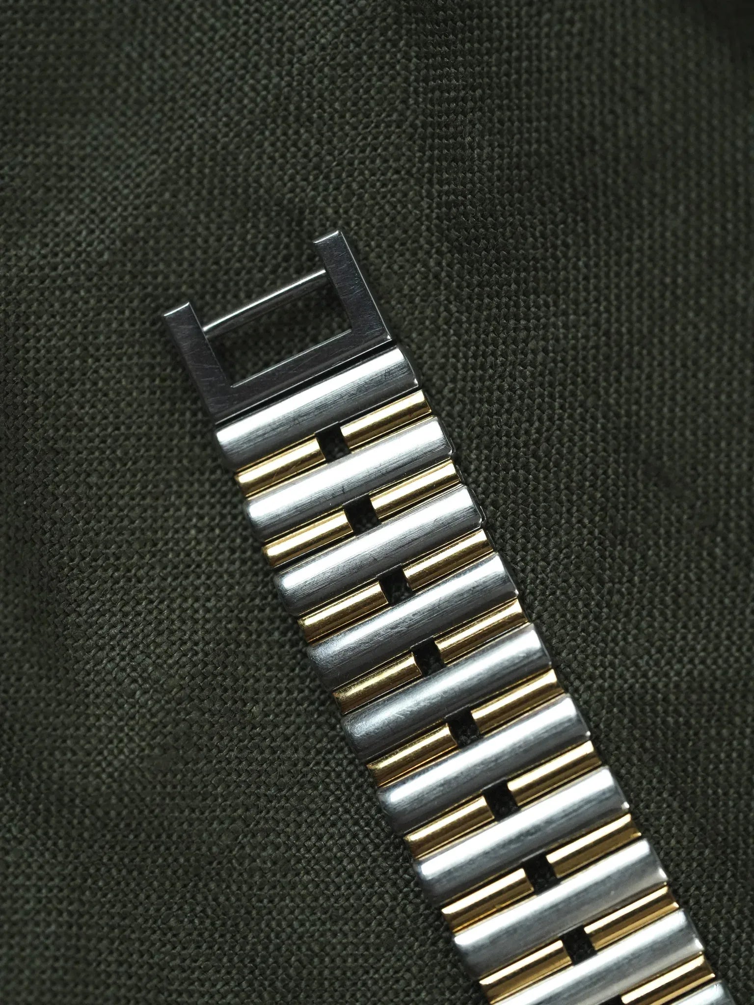 Seiko - Ronde Maille Perforée Acier Or - 1986 - Atelier Victor - Vintage  Shop