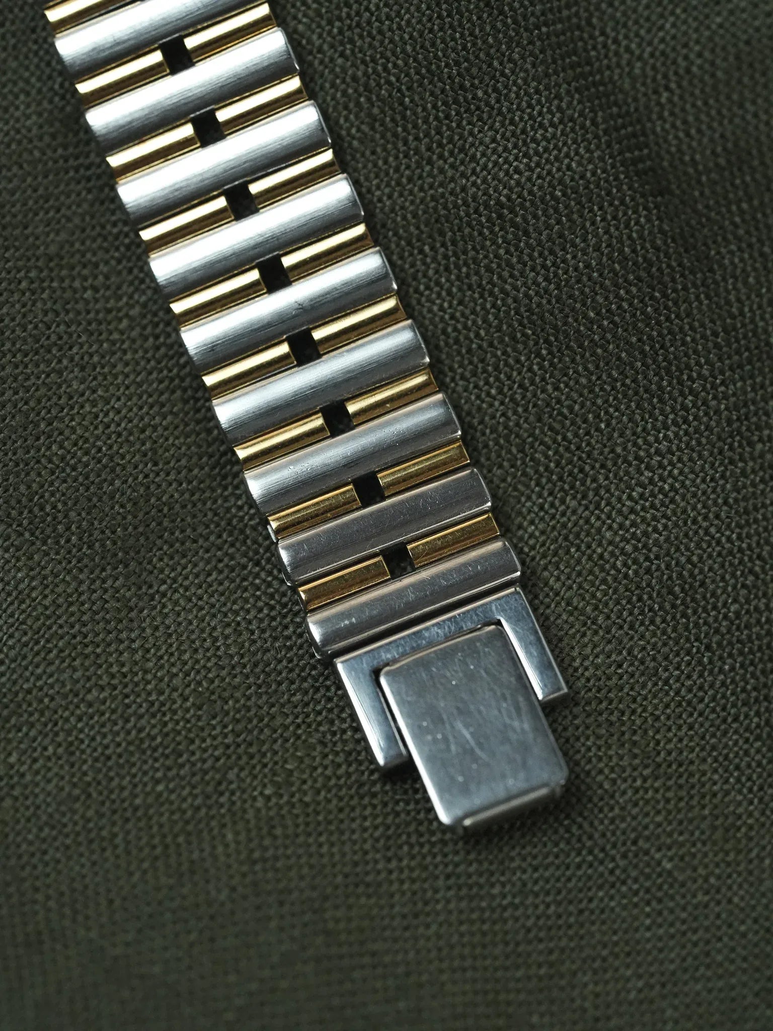 Seiko - Ronde Maille Perforée Acier Or - 1986 - Atelier Victor - Vintage  Shop