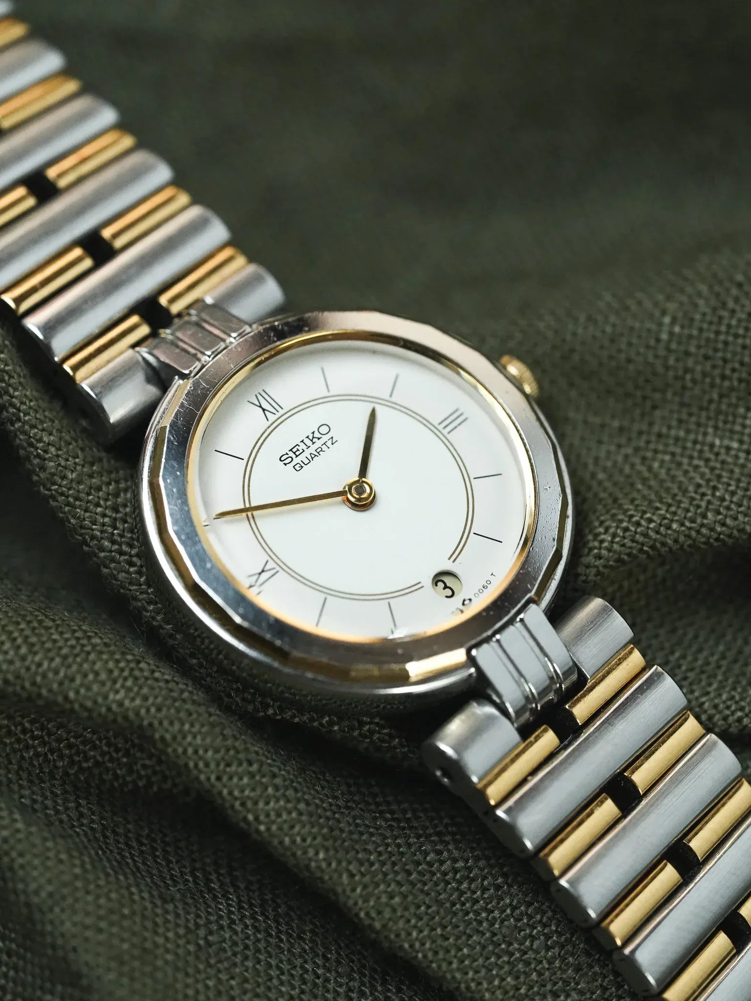 Seiko - Ronde Maille Perforée Acier Or - 1986 - Atelier Victor - Vintage  Shop