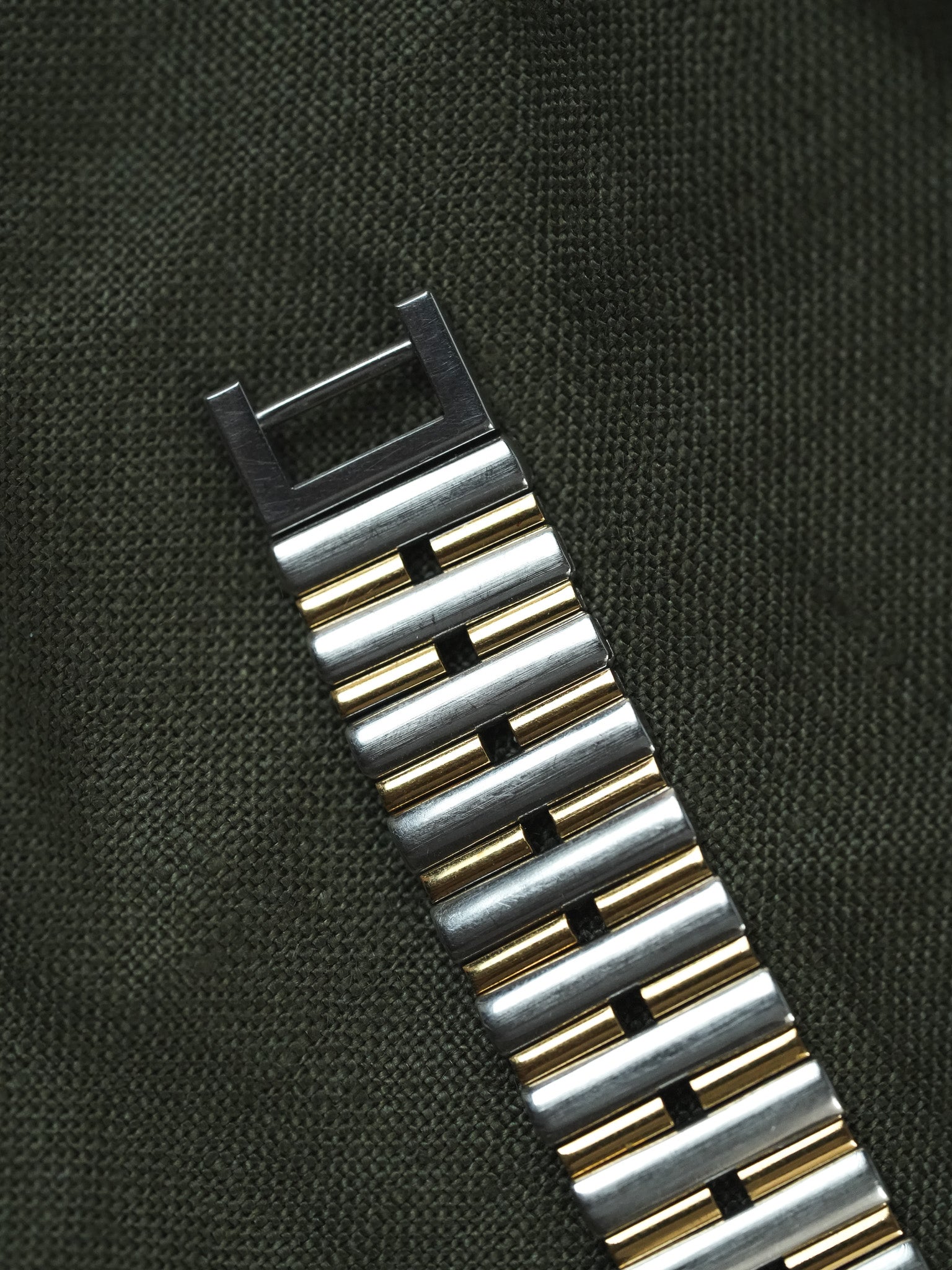 Seiko - Ronde Maille Perforée Acier Or - 1986 - Atelier Victor - Vintage  Shop
