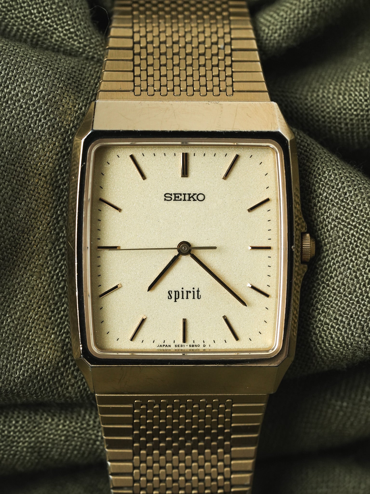 Seiko - Spirit Dust plaqué or bracelet intégré - 1993 - Atelier Victor - Vintage  Shop