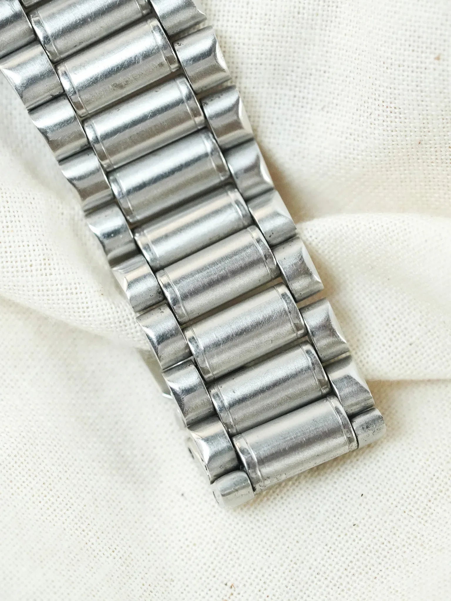 Seiko - Spirit Rond Acier Blanc sablé Chiffres Arabes Bracelet acier - 1987 - Atelier Victor - Vintage  Shop