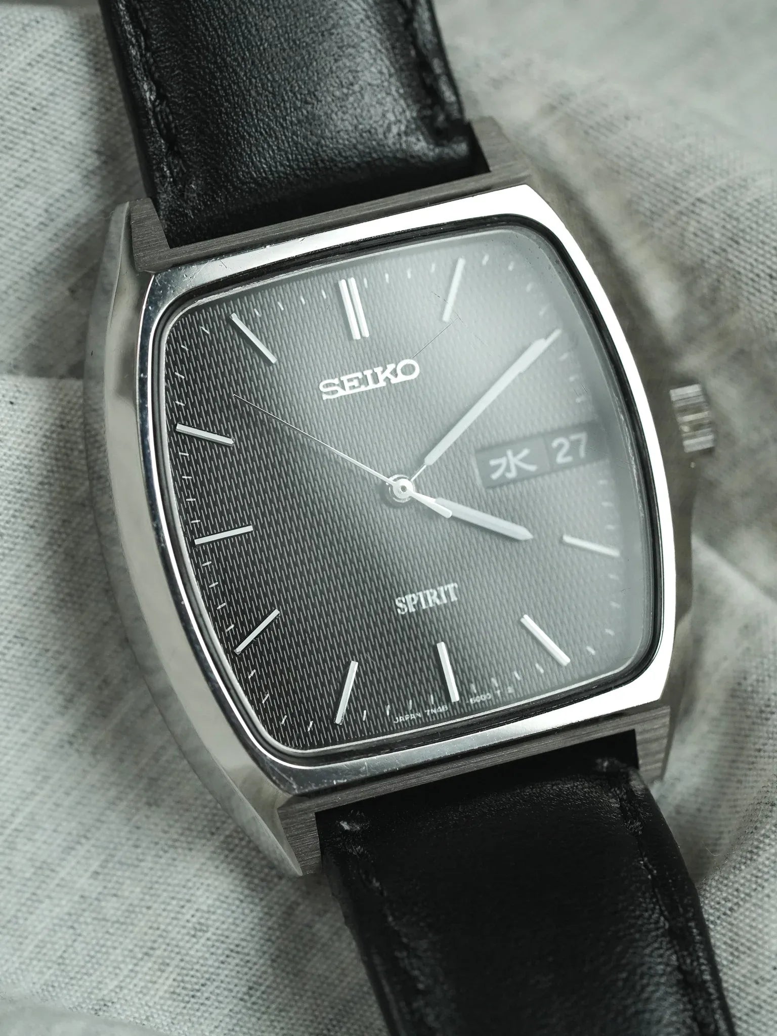Seiko - Spirit Tonneau Daydate Kanji Acier Guilloché Noir - 1993 - Atelier Victor