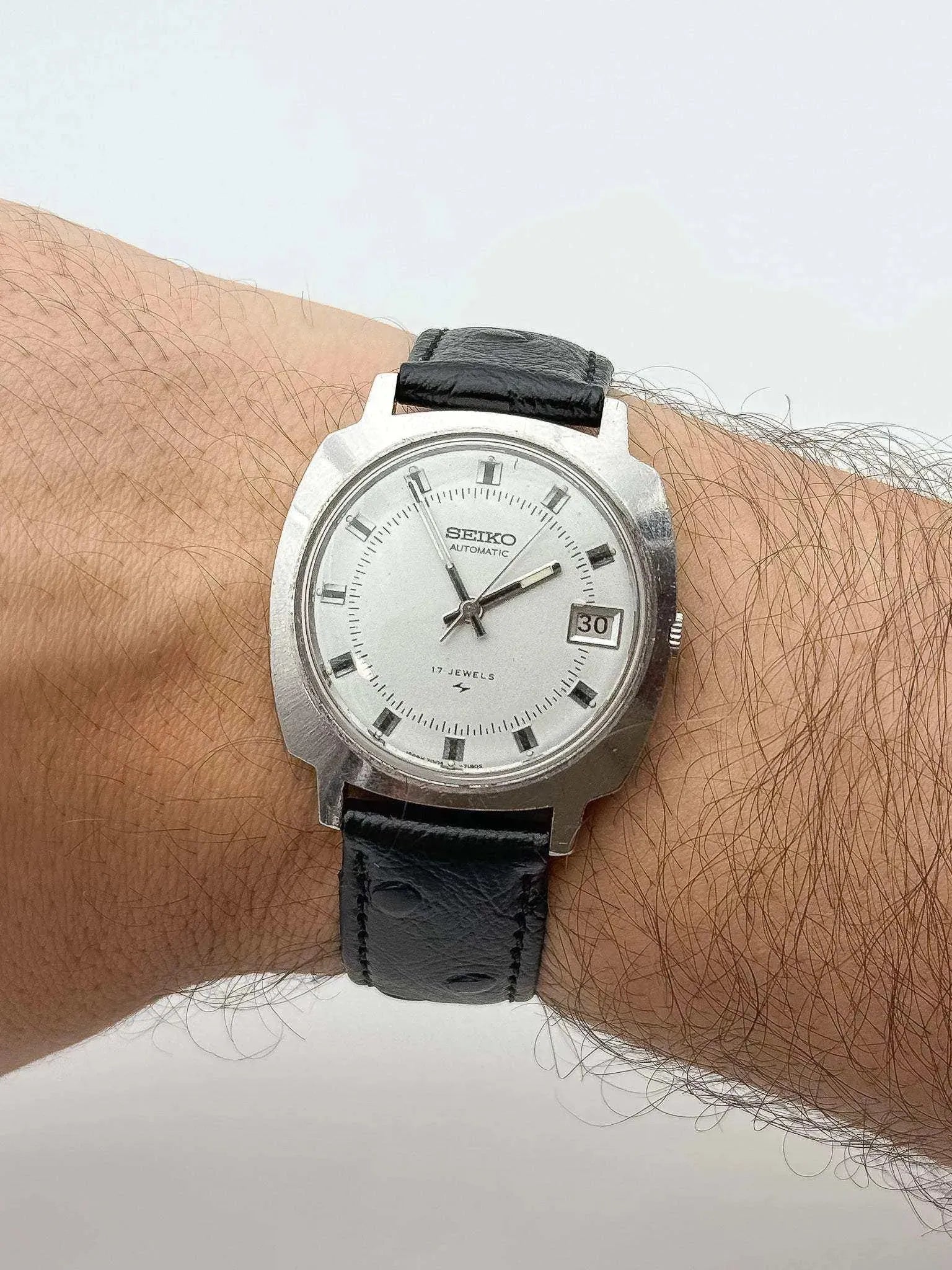 Seiko - Square Black Index Date - 1975 - Atelier Victor Paris - Vintage Watch Shop Dubai