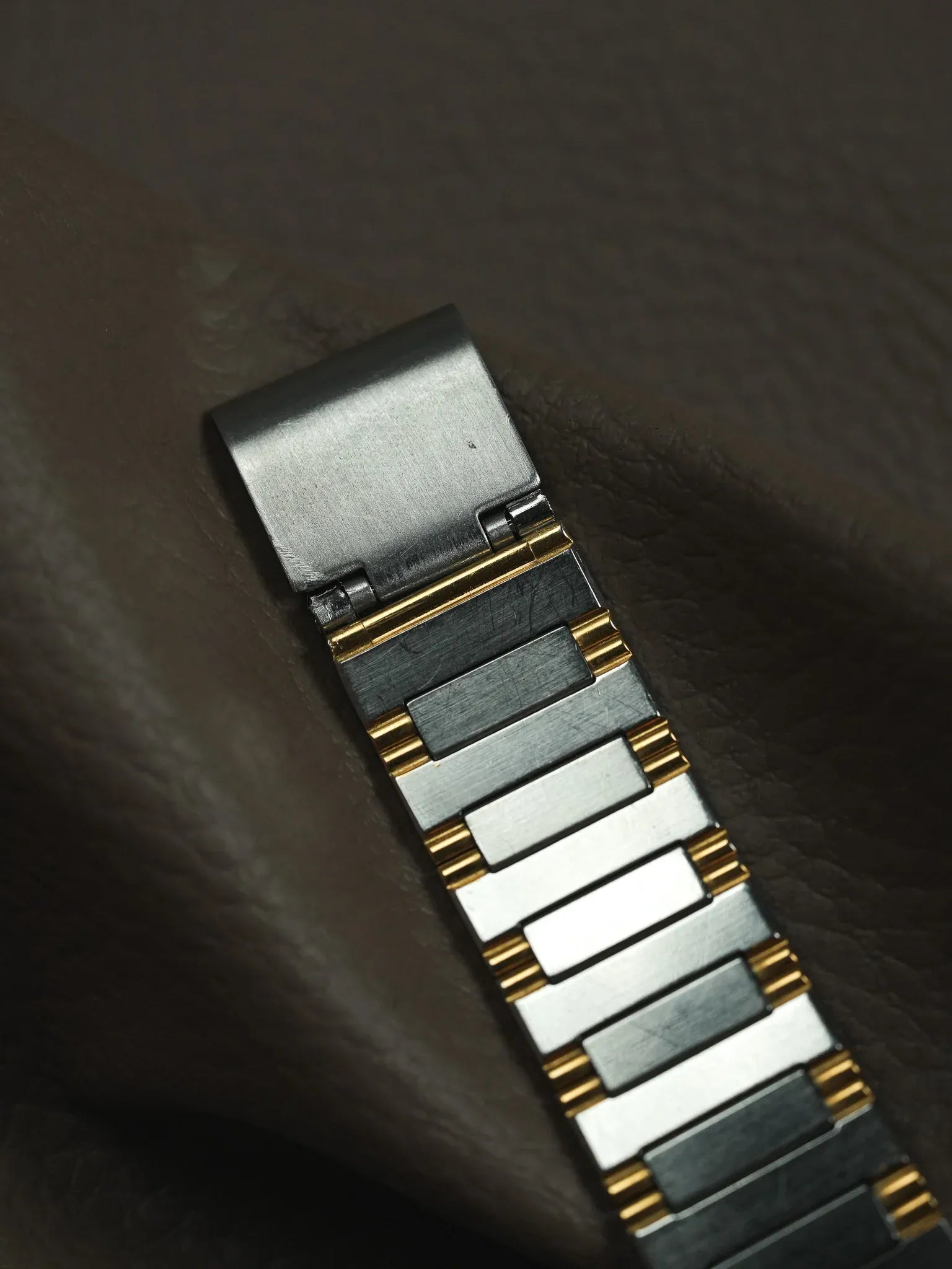 Seiko - Tank acier or lunette vissée cadran gris - 1982 - Atelier Victor