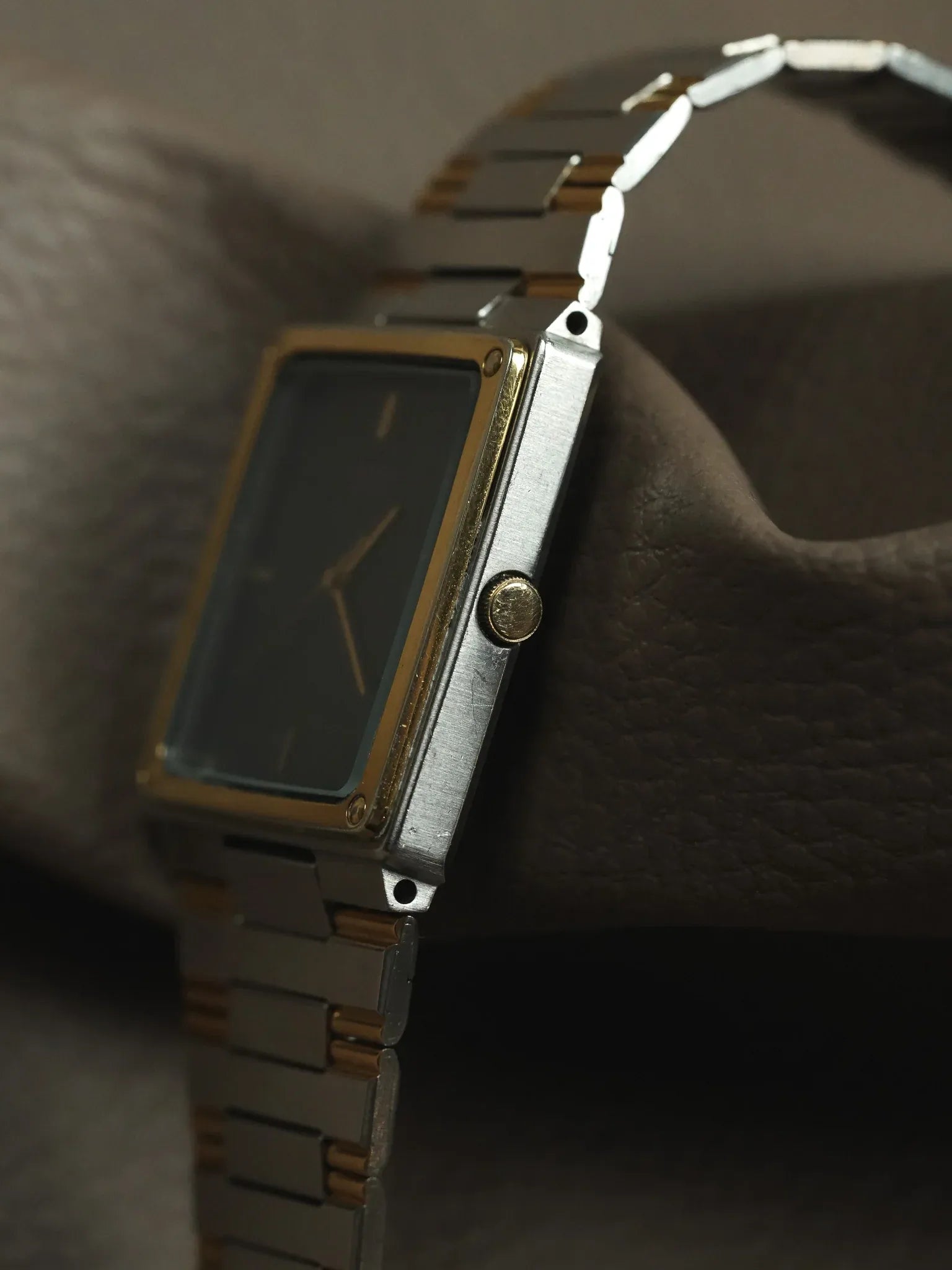 Seiko - Tank acier or lunette vissée cadran gris - 1982 - Atelier Victor