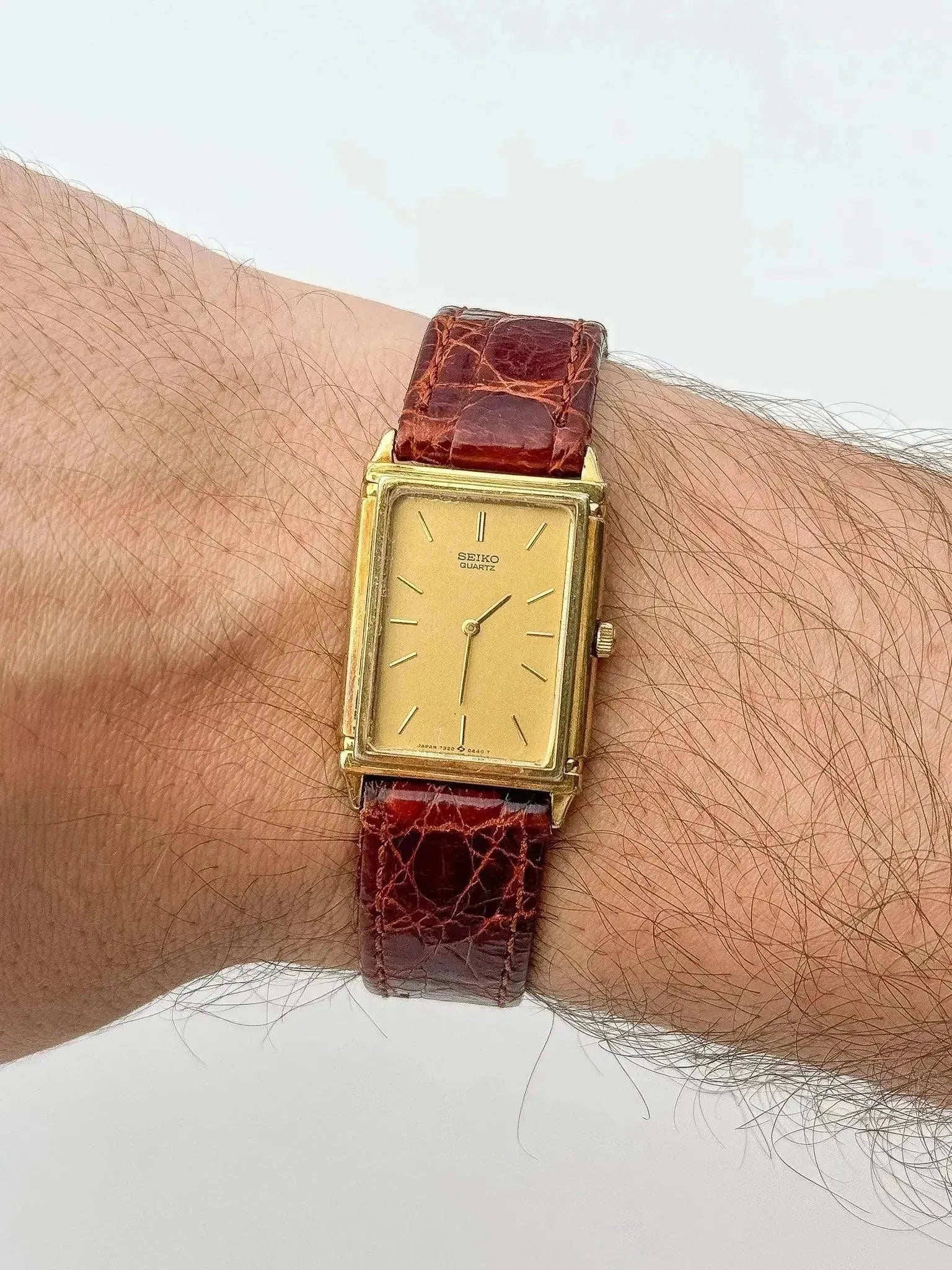 Seiko - Tank Allongée Gold - 1984 - Atelier Victor Paris - Vintage Watch Shop Dubai