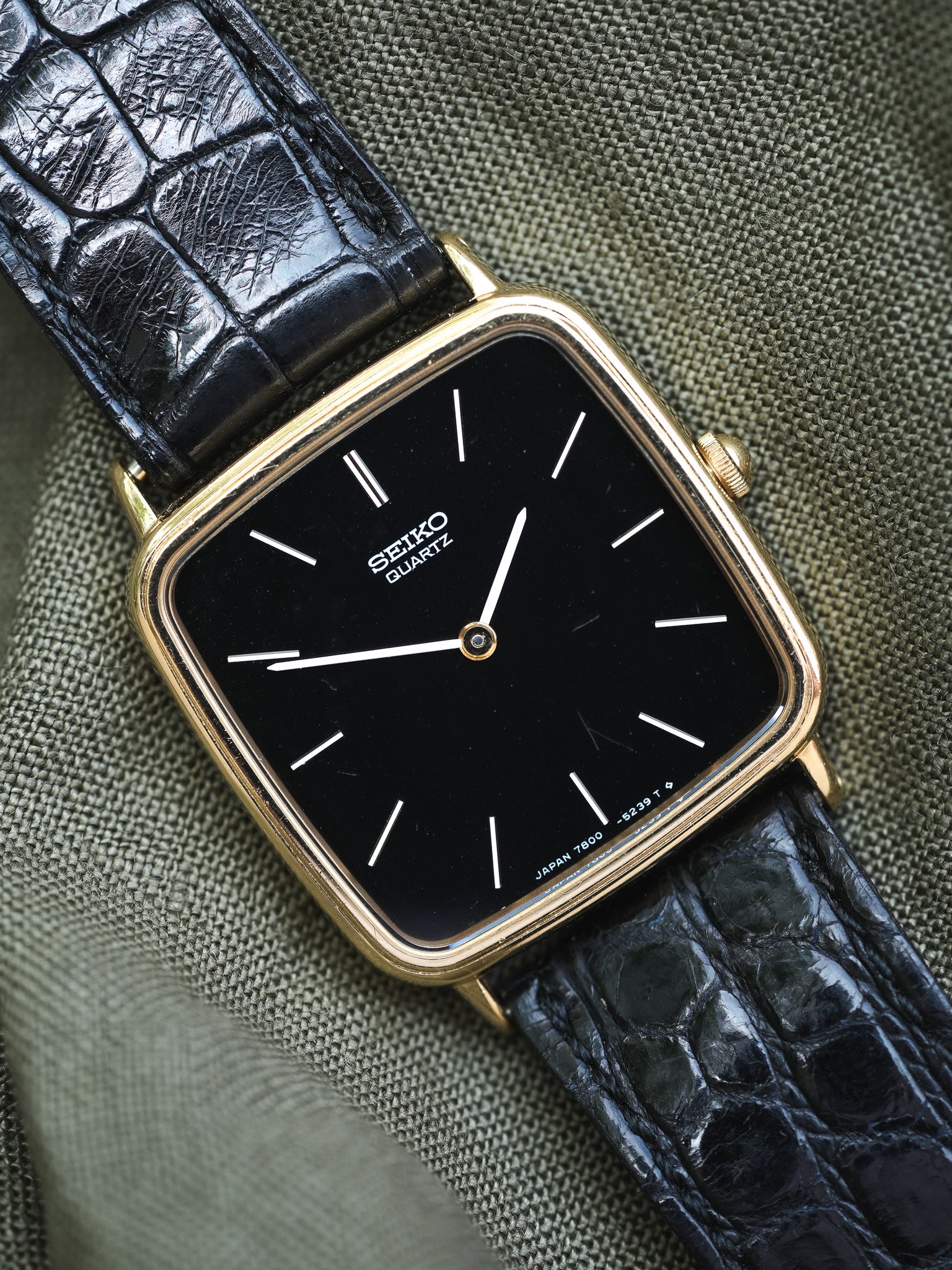 Seiko - Tank Carré Noir Index blanc - 1979 - Atelier Victor Paris - Vintage Watch Shop Dubai