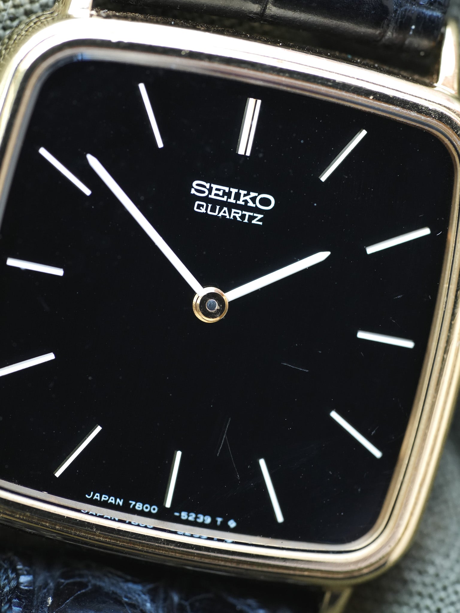 Seiko - Tank Carré Noir Index blanc - 1979 - Atelier Victor Paris - Vintage Watch Shop Dubai