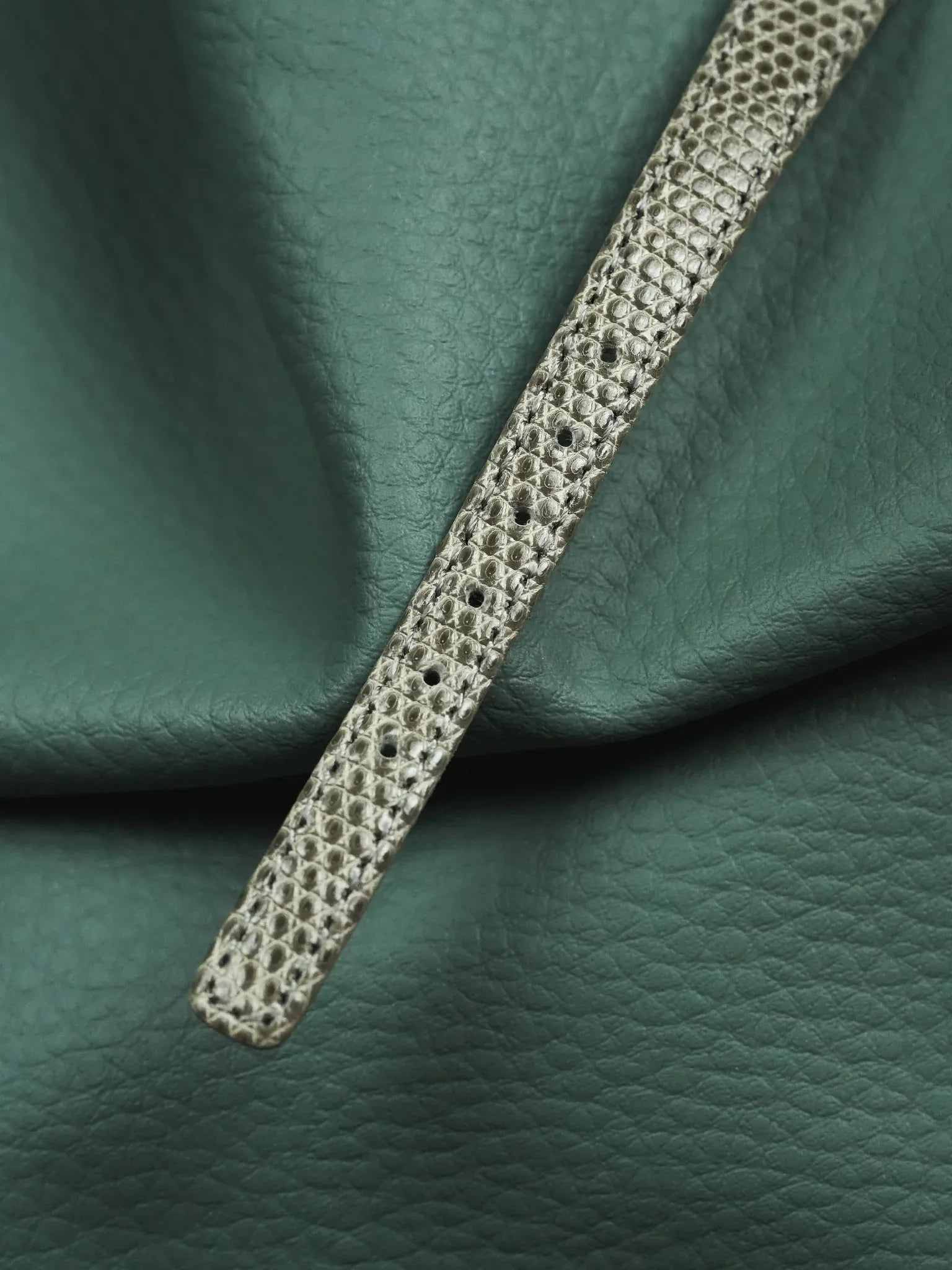 Seiko - Tank Femme Or Bracelet gris - Neuve de stock - 1993 - Atelier Victor