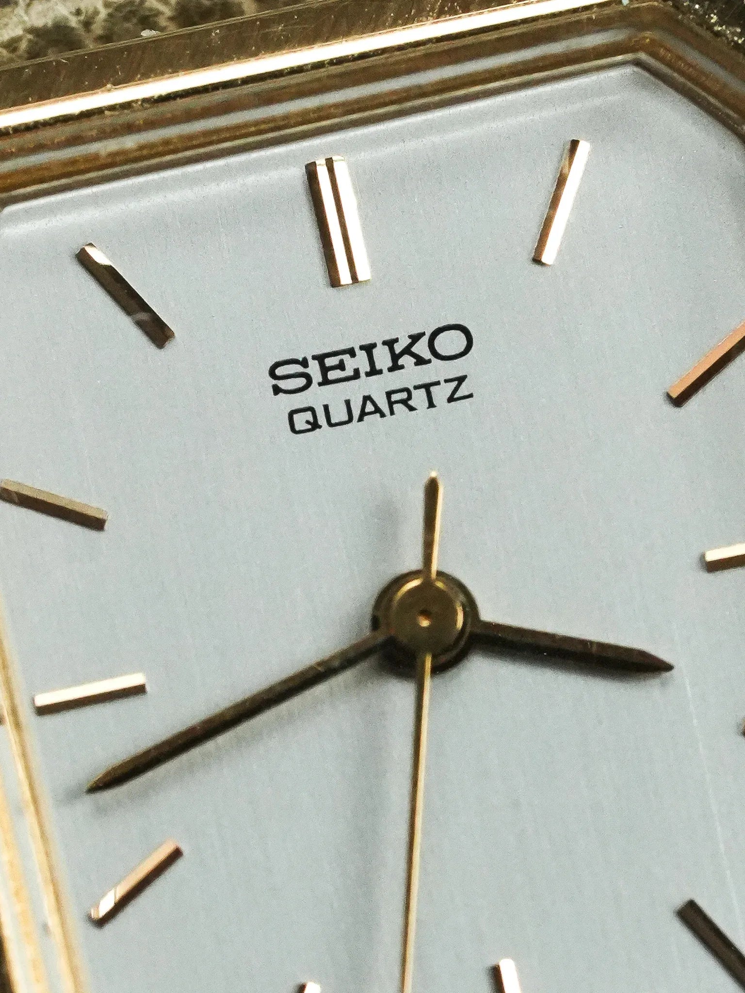 Seiko - Tank Femme Or Bracelet gris - Neuve de stock - 1993 - Atelier Victor